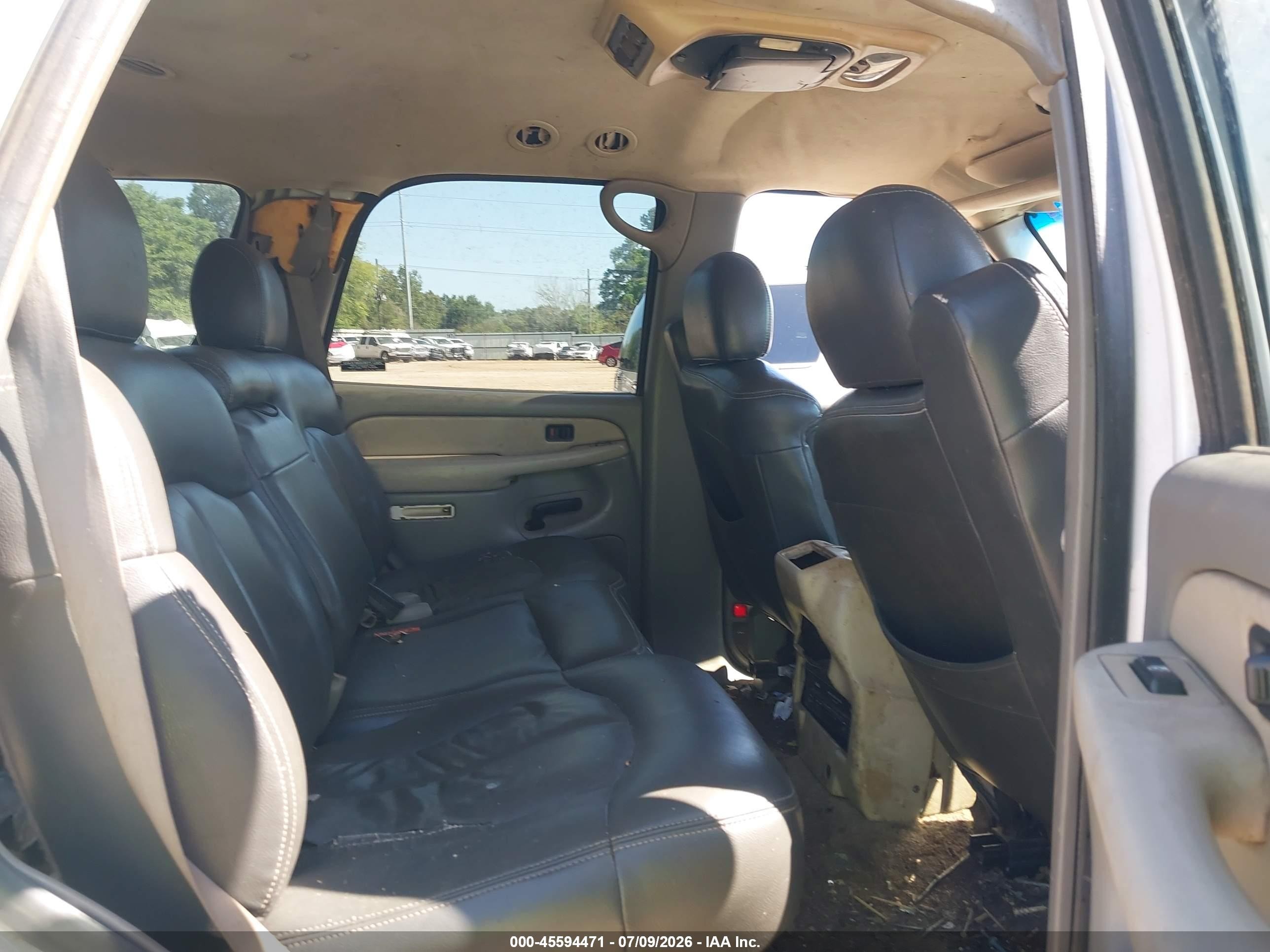 2002 Chevrolet Tahoe Z71 White vin: 1GNEK13Z92R261472