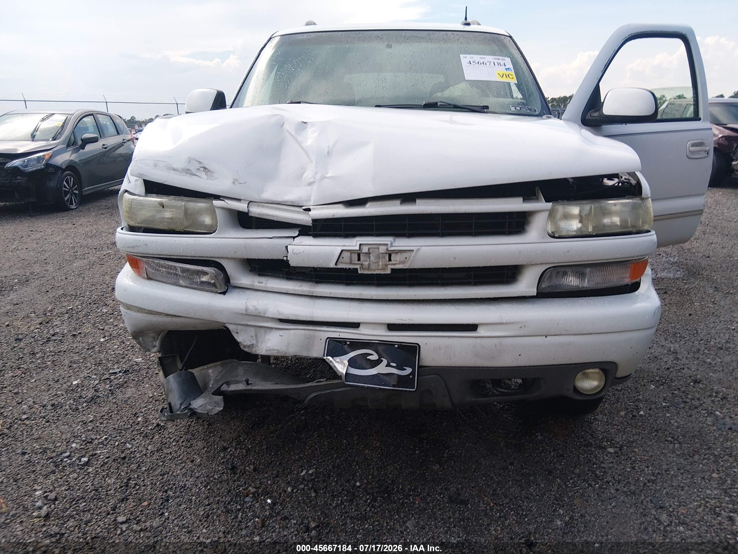 2003 Chevrolet Tahoe Z71 White vin: 1GNEK13Z93R285336