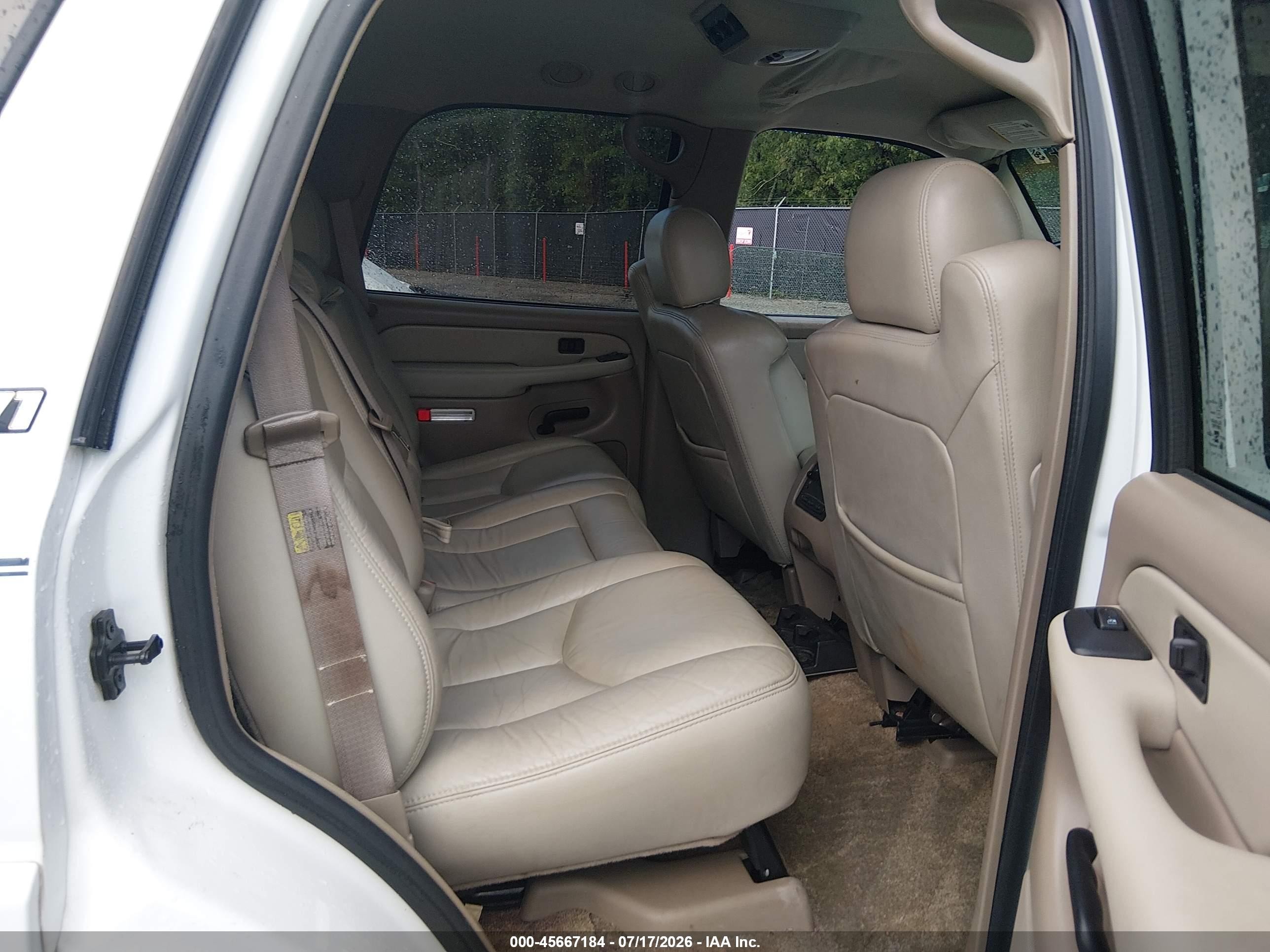 2003 Chevrolet Tahoe Z71 White vin: 1GNEK13Z93R285336