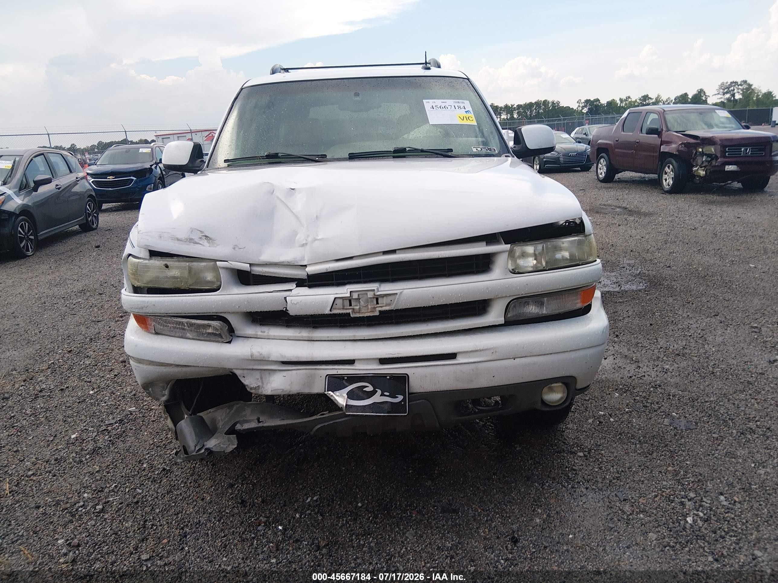 2003 Chevrolet Tahoe Z71 White vin: 1GNEK13Z93R285336