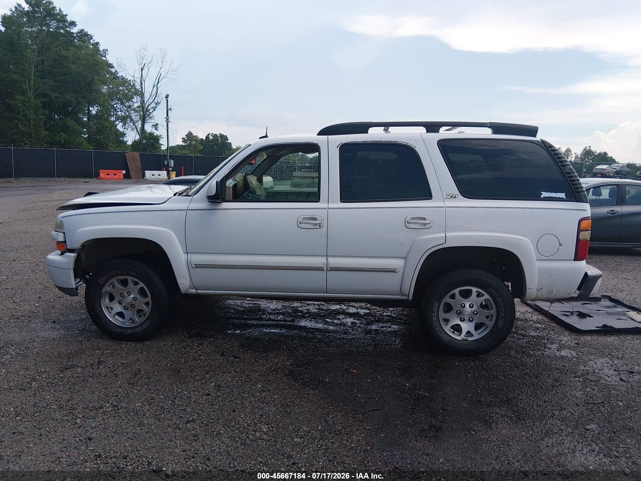 2003 Chevrolet Tahoe Z71 White vin: 1GNEK13Z93R285336