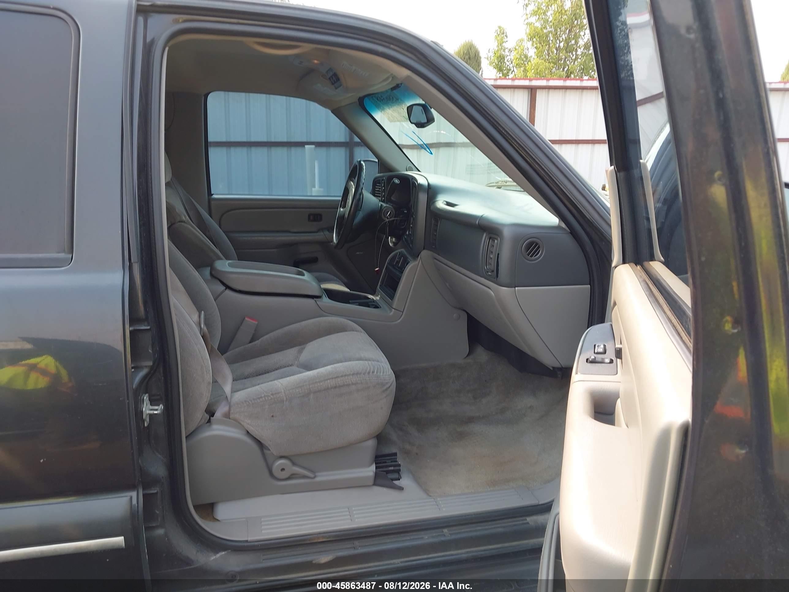2004 Chevrolet Tahoe Ls Black vin: 1GNEK13Z94J294473