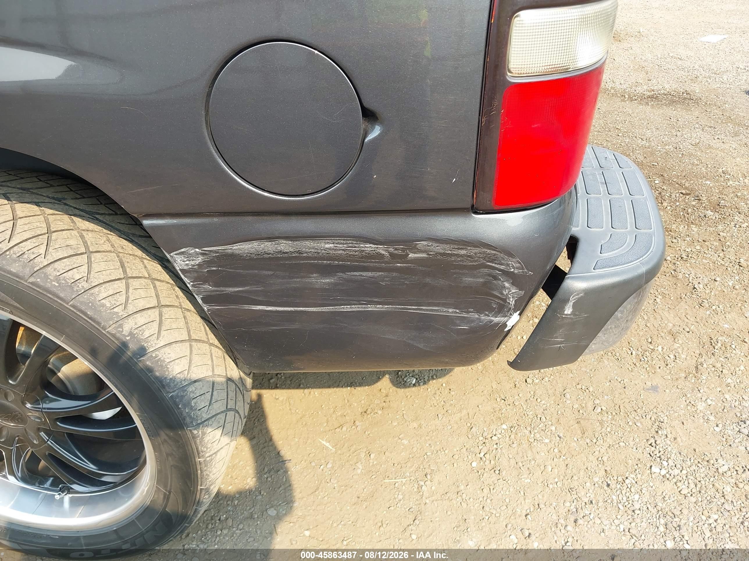 2004 Chevrolet Tahoe Ls Black vin: 1GNEK13Z94J294473