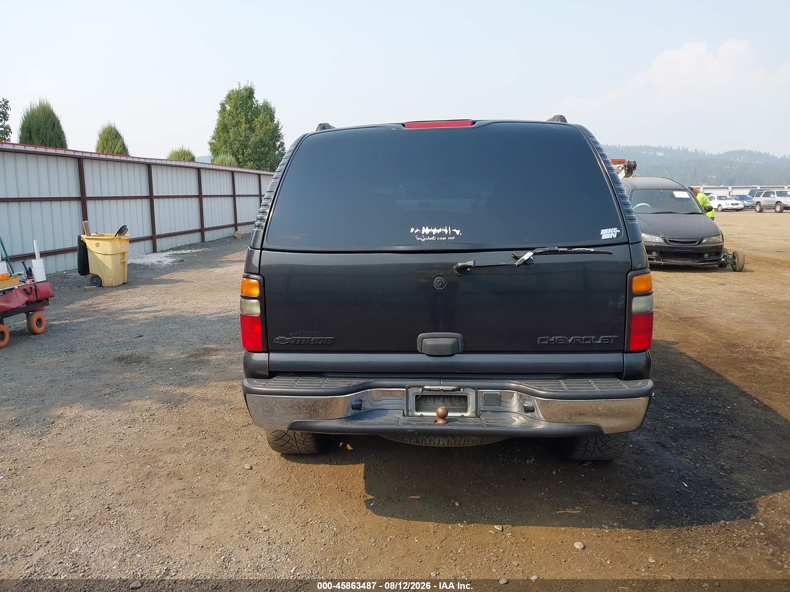 2004 Chevrolet Tahoe Ls Black vin: 1GNEK13Z94J294473
