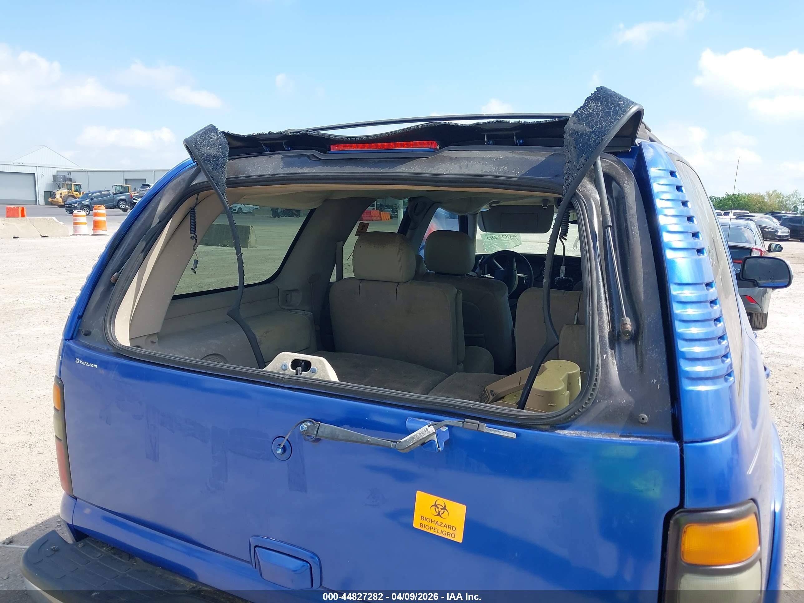 2004 Chevrolet Tahoe Lt Blue vin: 1GNEK13Z94R251480