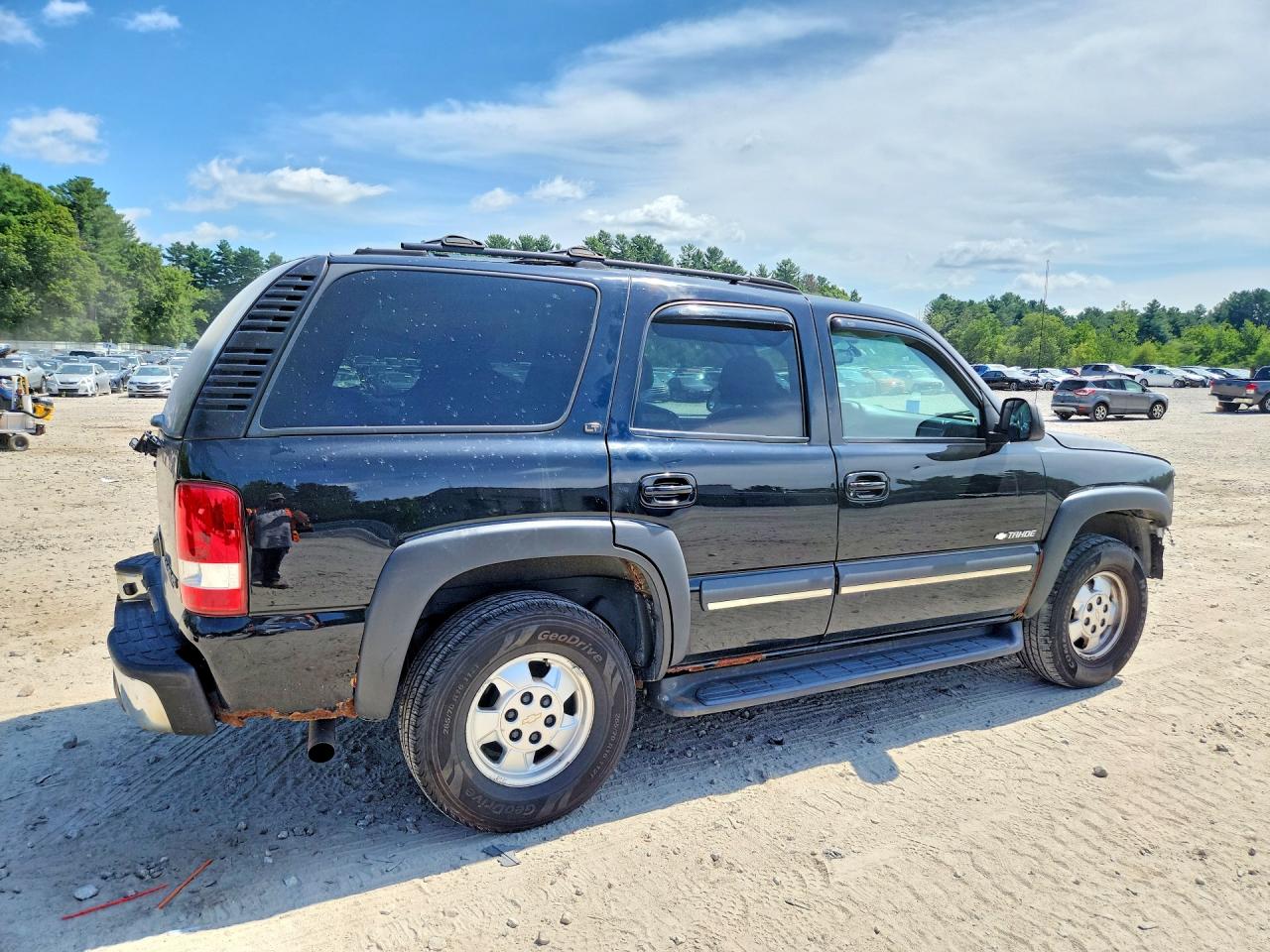 2002 Chevrolet Tahoe K1500 Black vin: 1GNEK13ZX2J213445