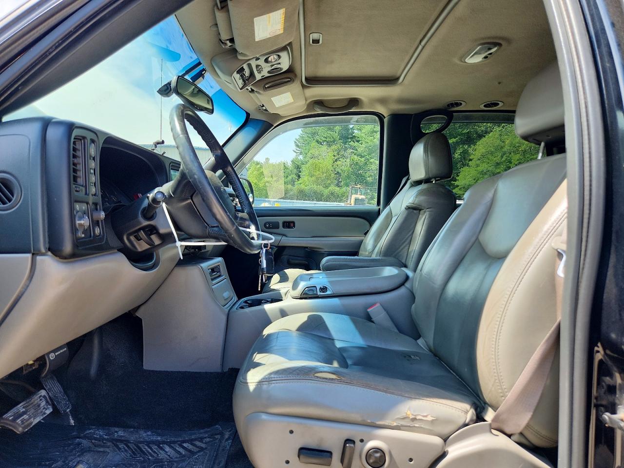 2002 Chevrolet Tahoe K1500 Black vin: 1GNEK13ZX2J213445