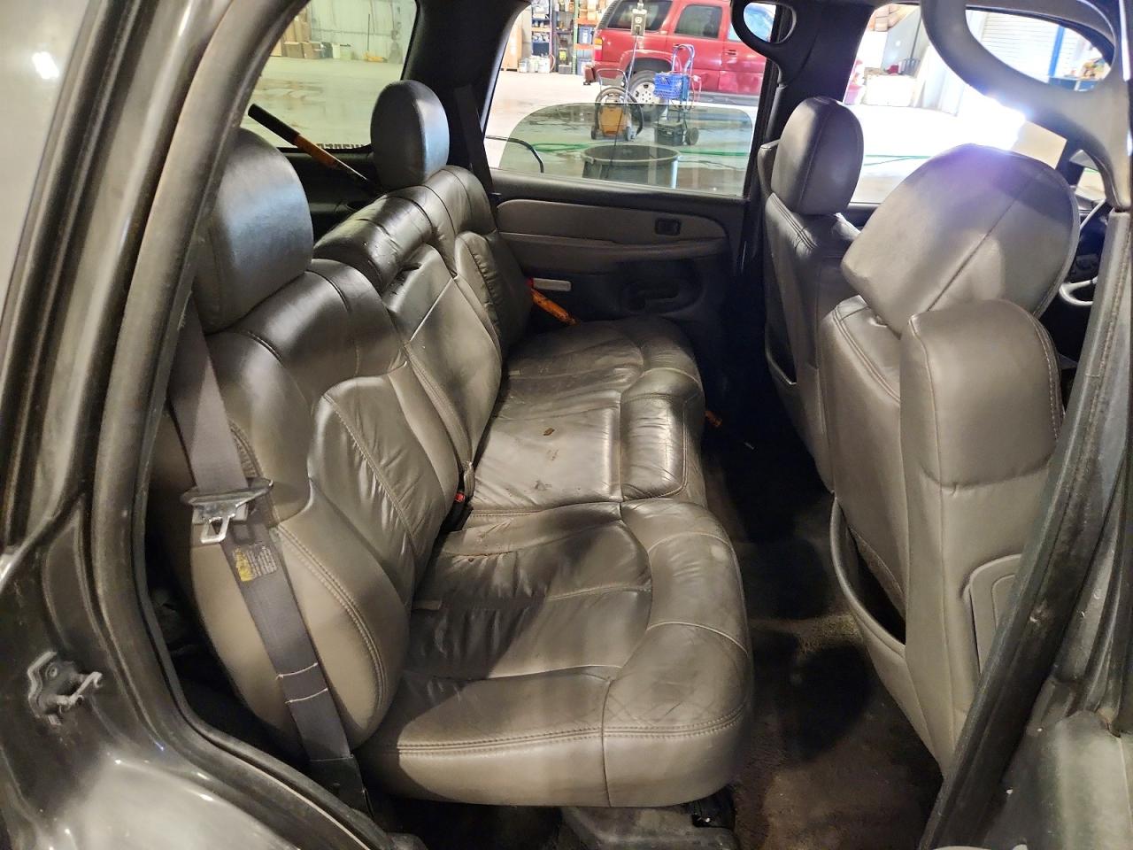 2002 Chevrolet Tahoe K1500 Gray vin: 1GNEK13ZX2R277650