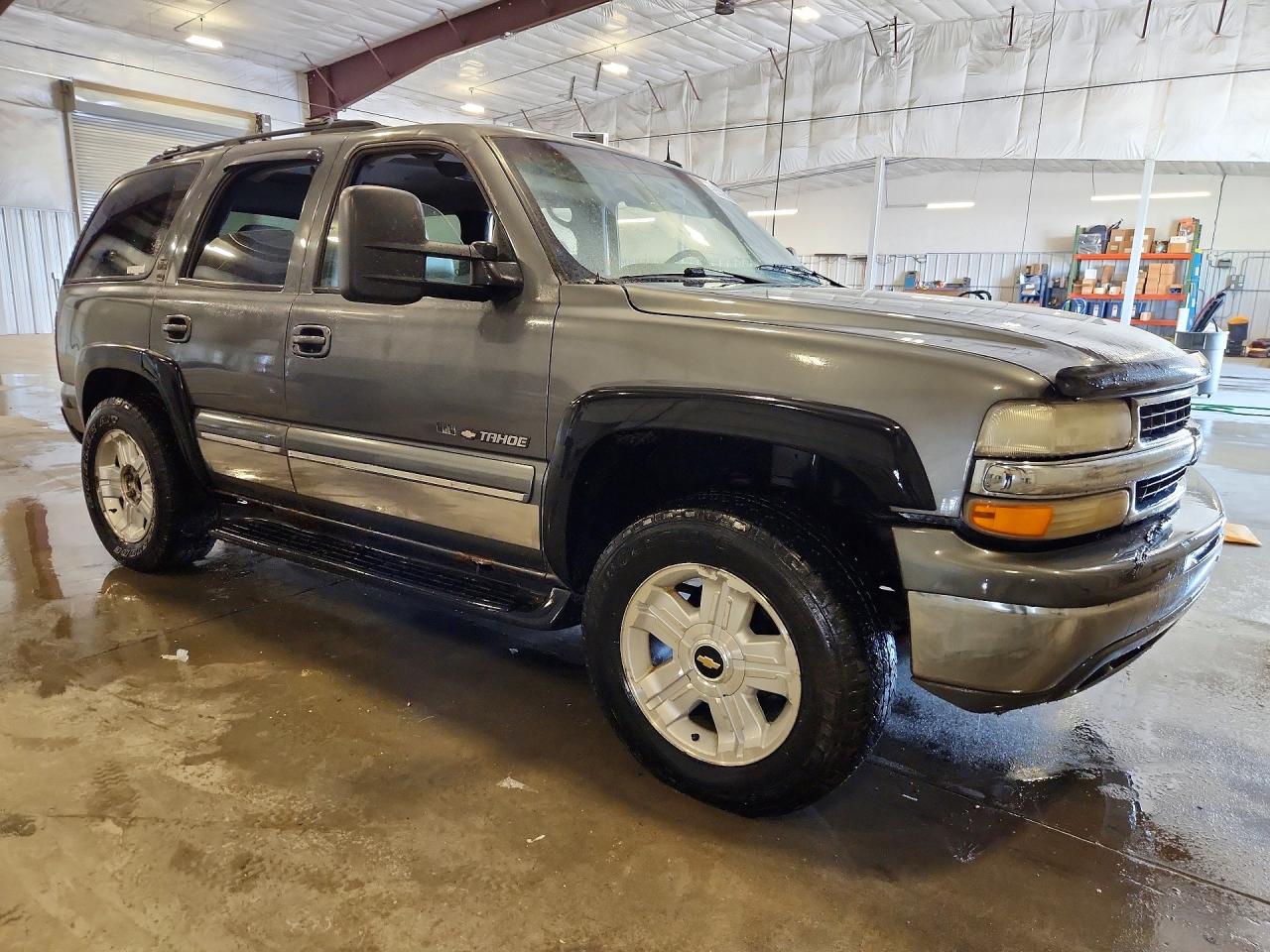 2002 Chevrolet Tahoe K1500 Gray vin: 1GNEK13ZX2R277650