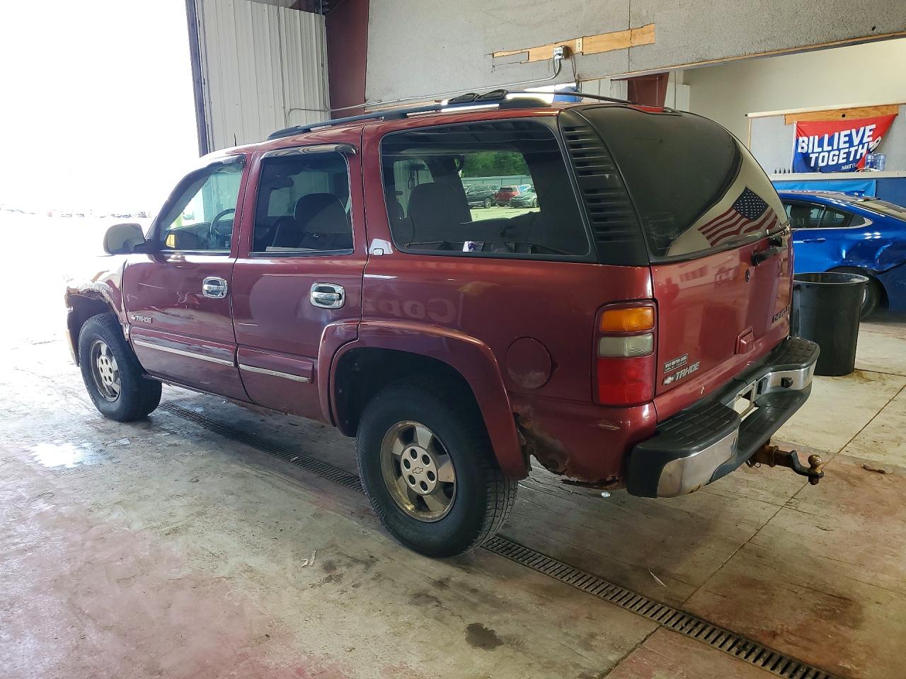 2002 Chevrolet Tahoe K1500 Red vin: 1GNEK13ZX2R295193
