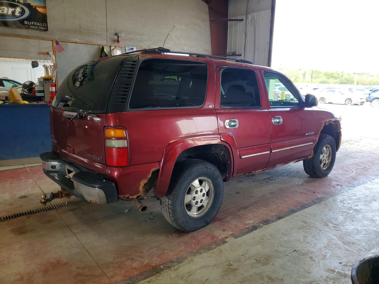 2002 Chevrolet Tahoe K1500 Red vin: 1GNEK13ZX2R295193