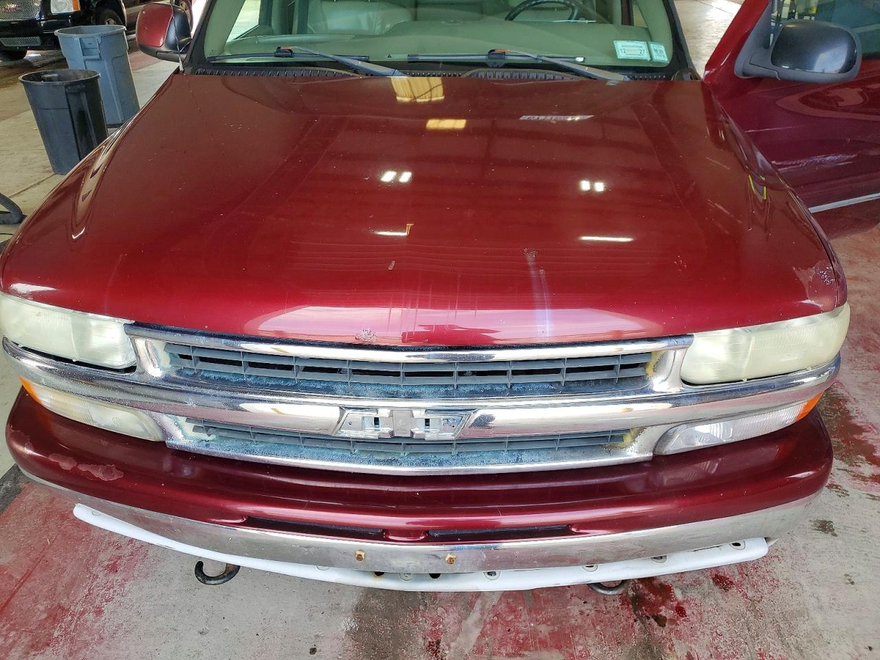 2002 Chevrolet Tahoe K1500 Red vin: 1GNEK13ZX2R295193