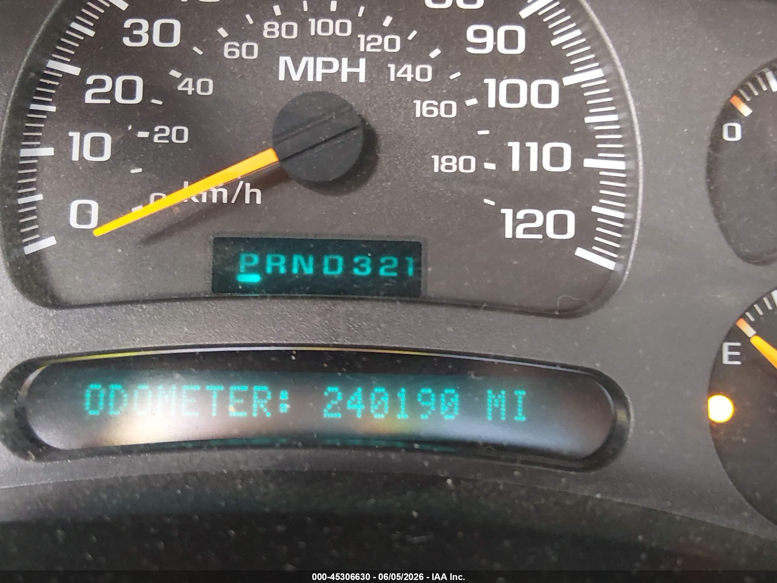 2003 Chevrolet Tahoe Ls Бордовый vin: 1GNEK13ZX3R126471