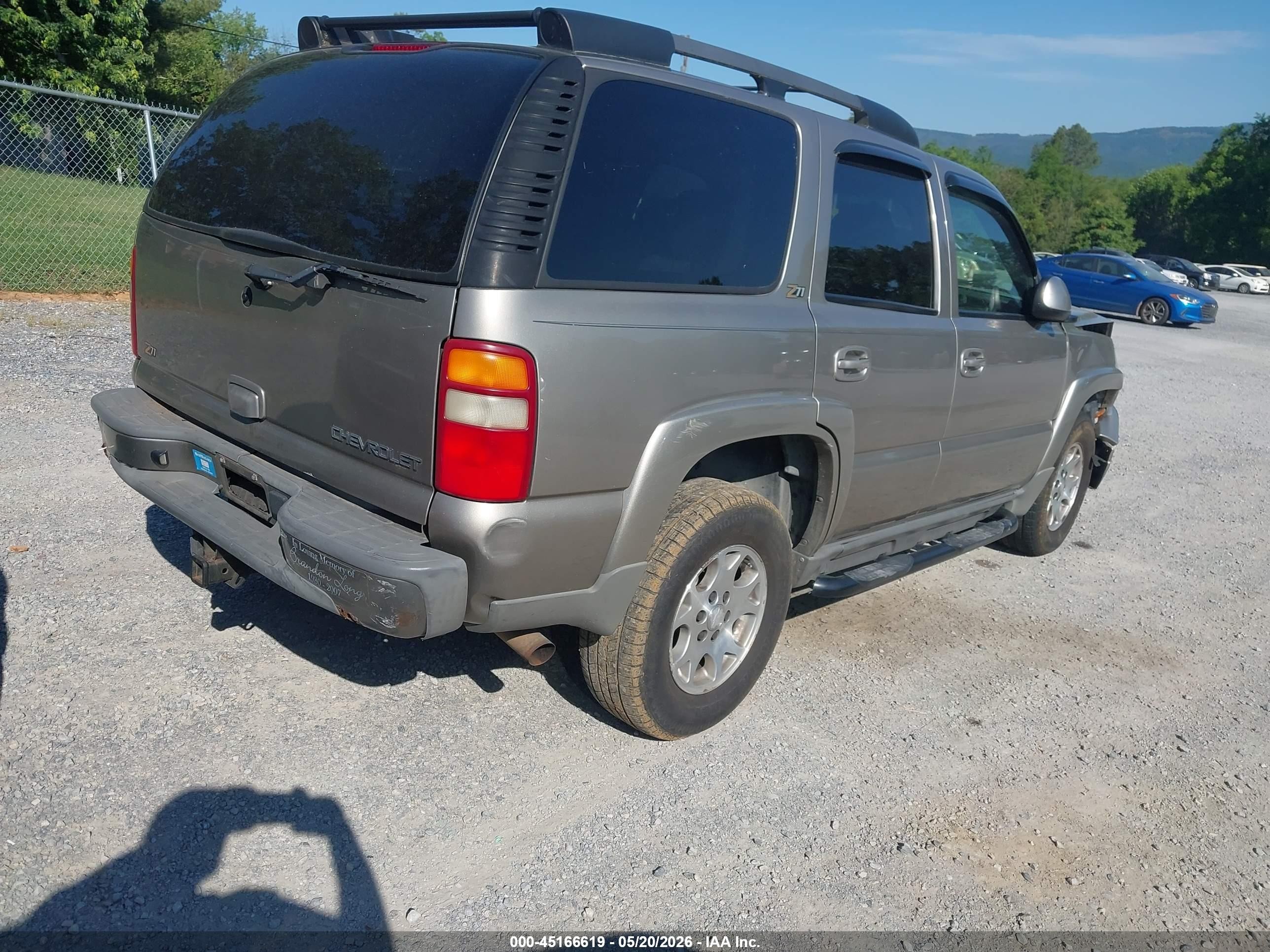 2003 Chevrolet Tahoe Z71 Золотой vin: 1GNEK13ZX3R143710