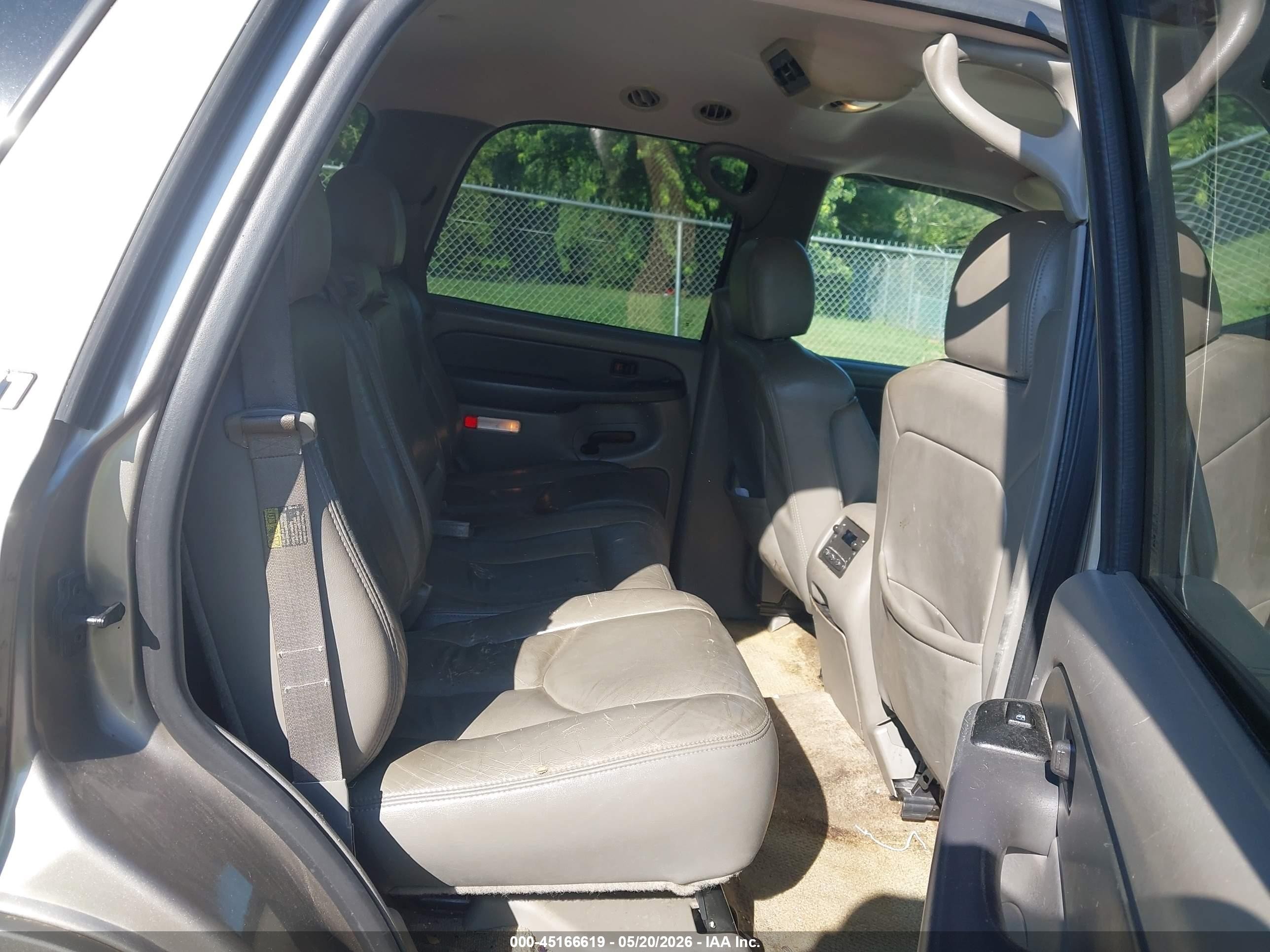 2003 Chevrolet Tahoe Z71 Золотой vin: 1GNEK13ZX3R143710