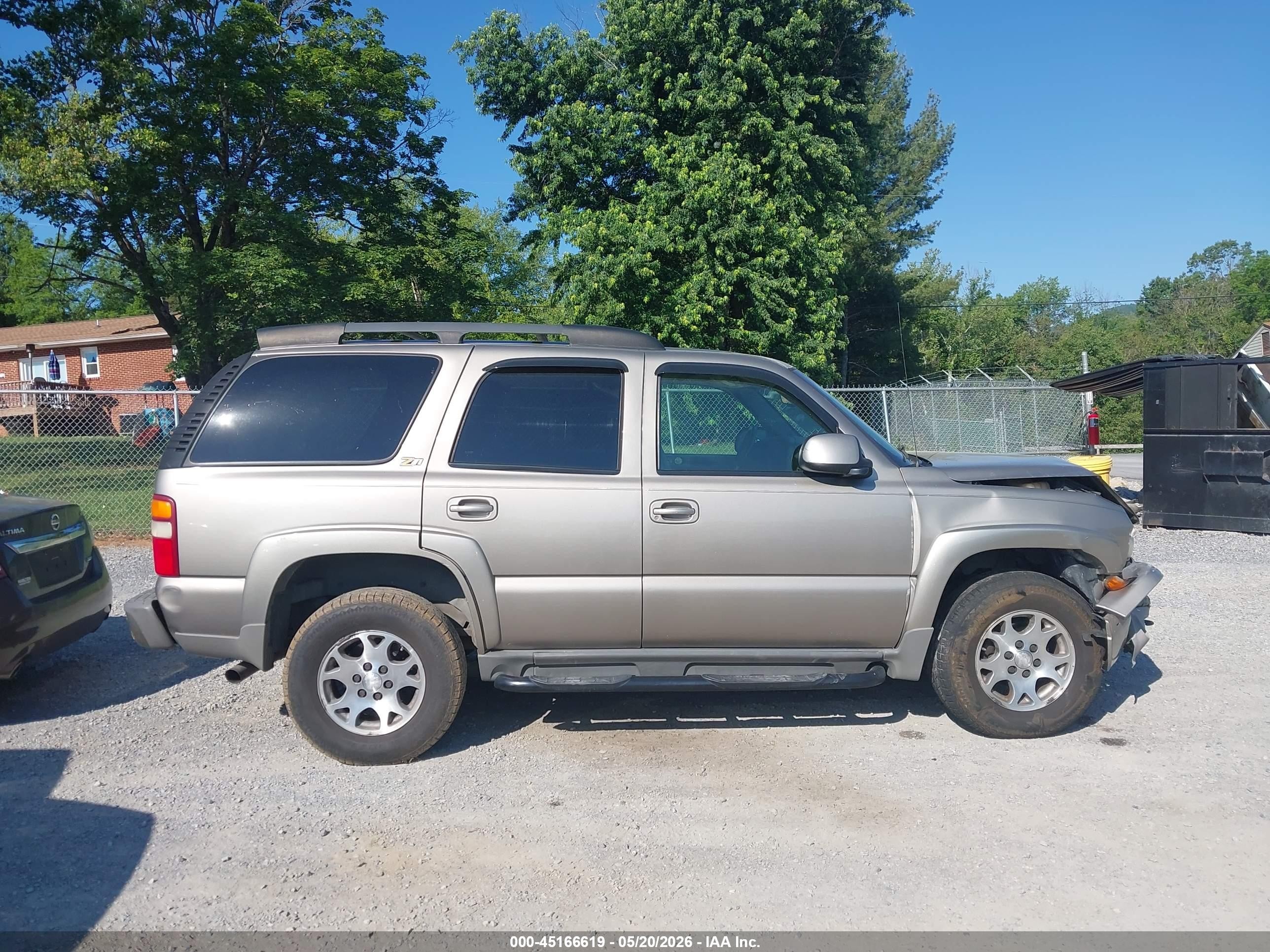 2003 Chevrolet Tahoe Z71 Золотой vin: 1GNEK13ZX3R143710