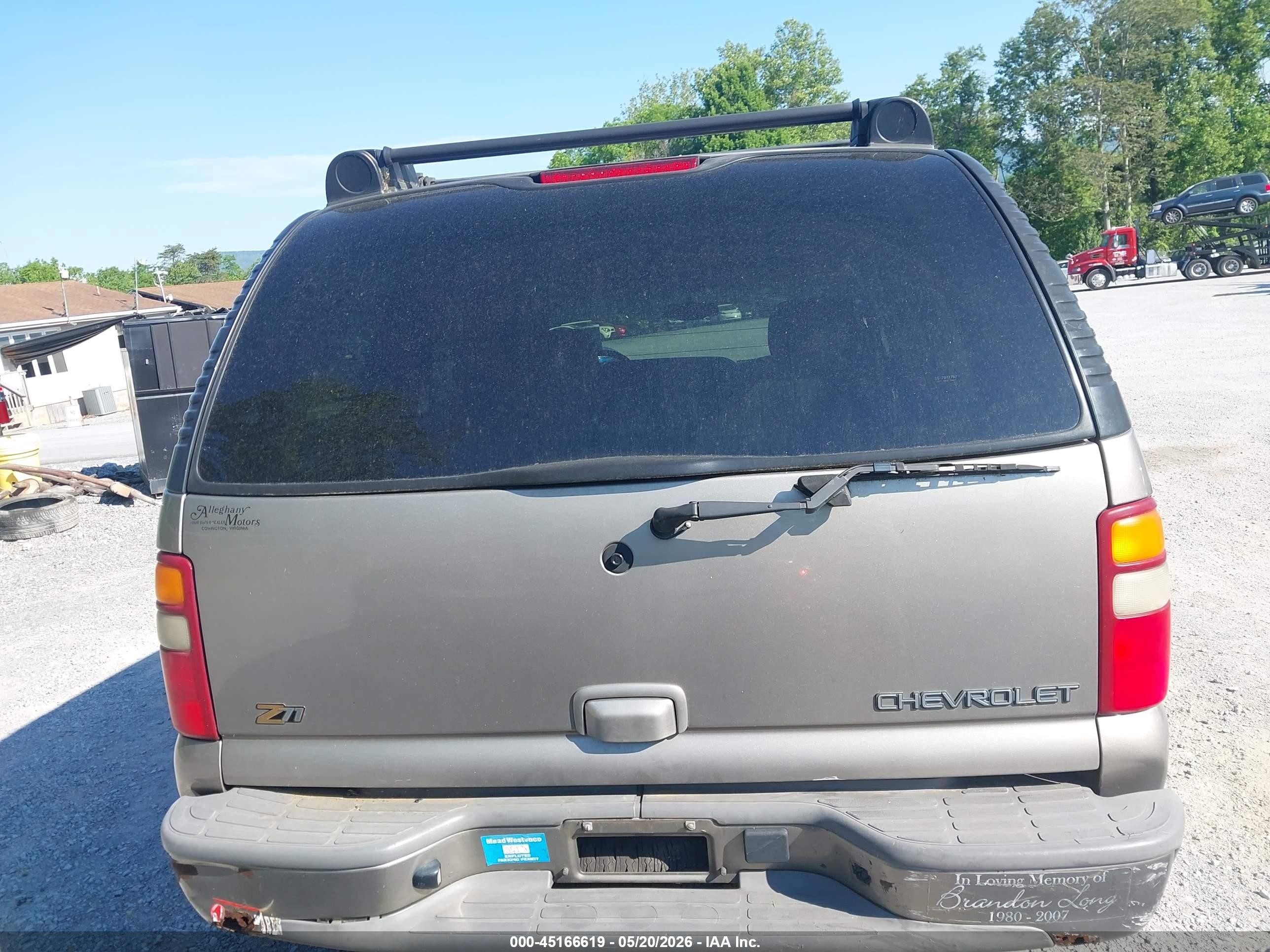 2003 Chevrolet Tahoe Z71 Золотой vin: 1GNEK13ZX3R143710