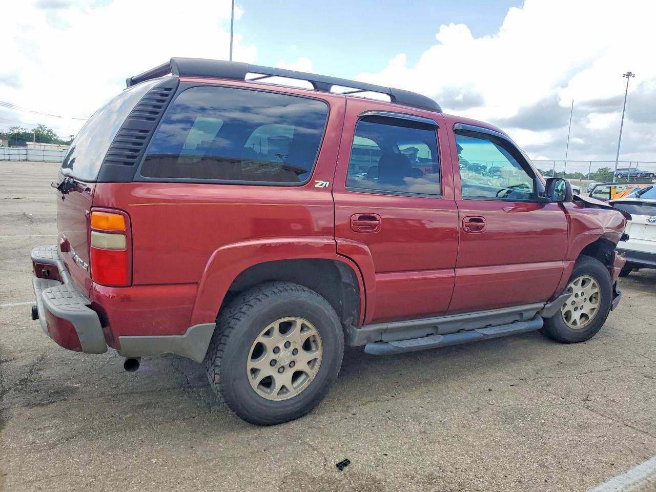 2003 Chevrolet Tahoe K1500 Maroon vin: 1GNEK13ZX3R288956
