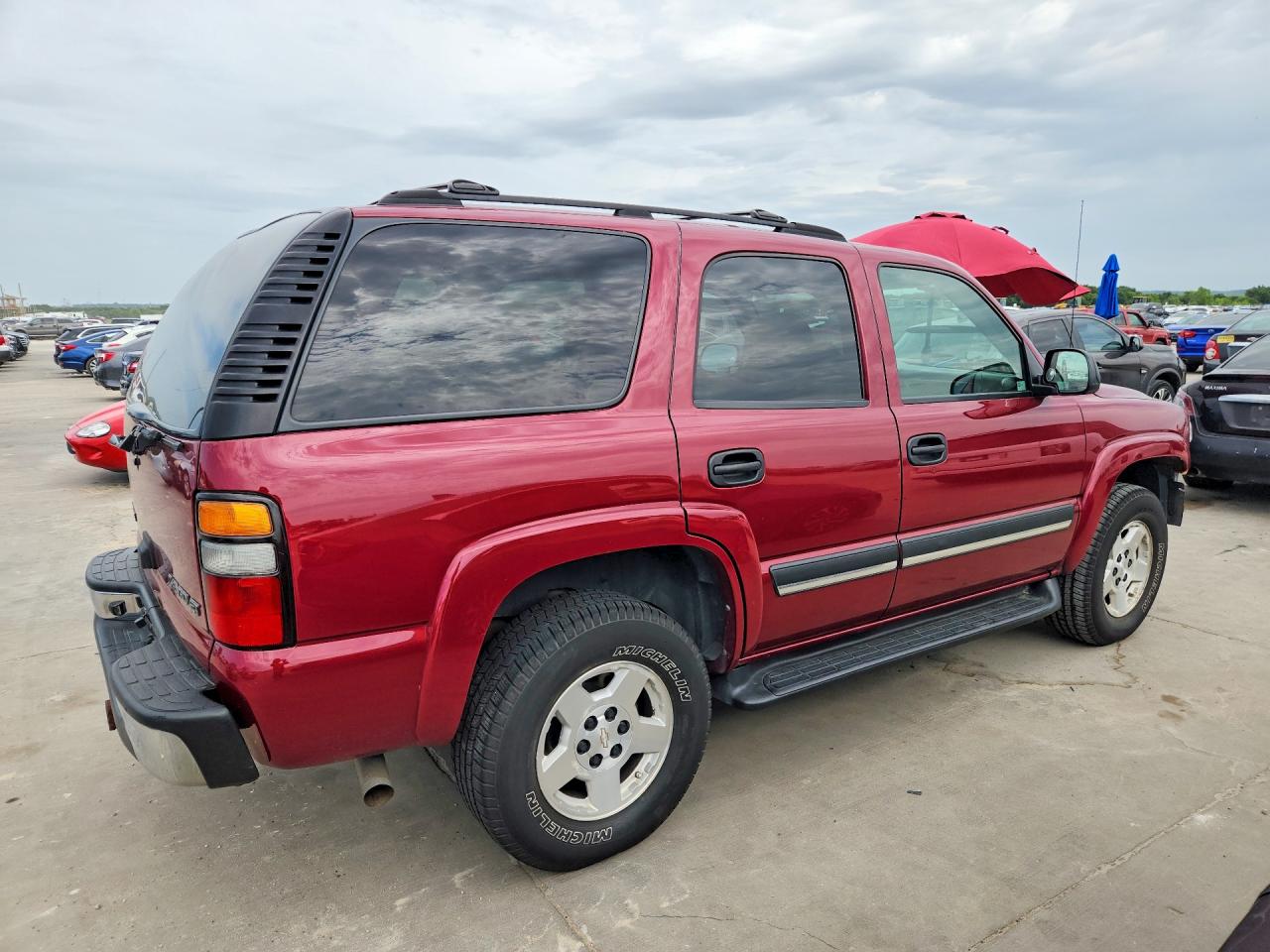 2004 Chevrolet Tahoe K1500 Burgundy vin: 1GNEK13ZX4J213240