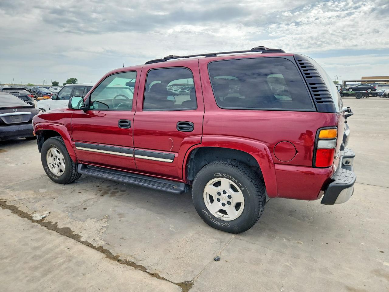 2004 Chevrolet Tahoe K1500 Burgundy vin: 1GNEK13ZX4J213240