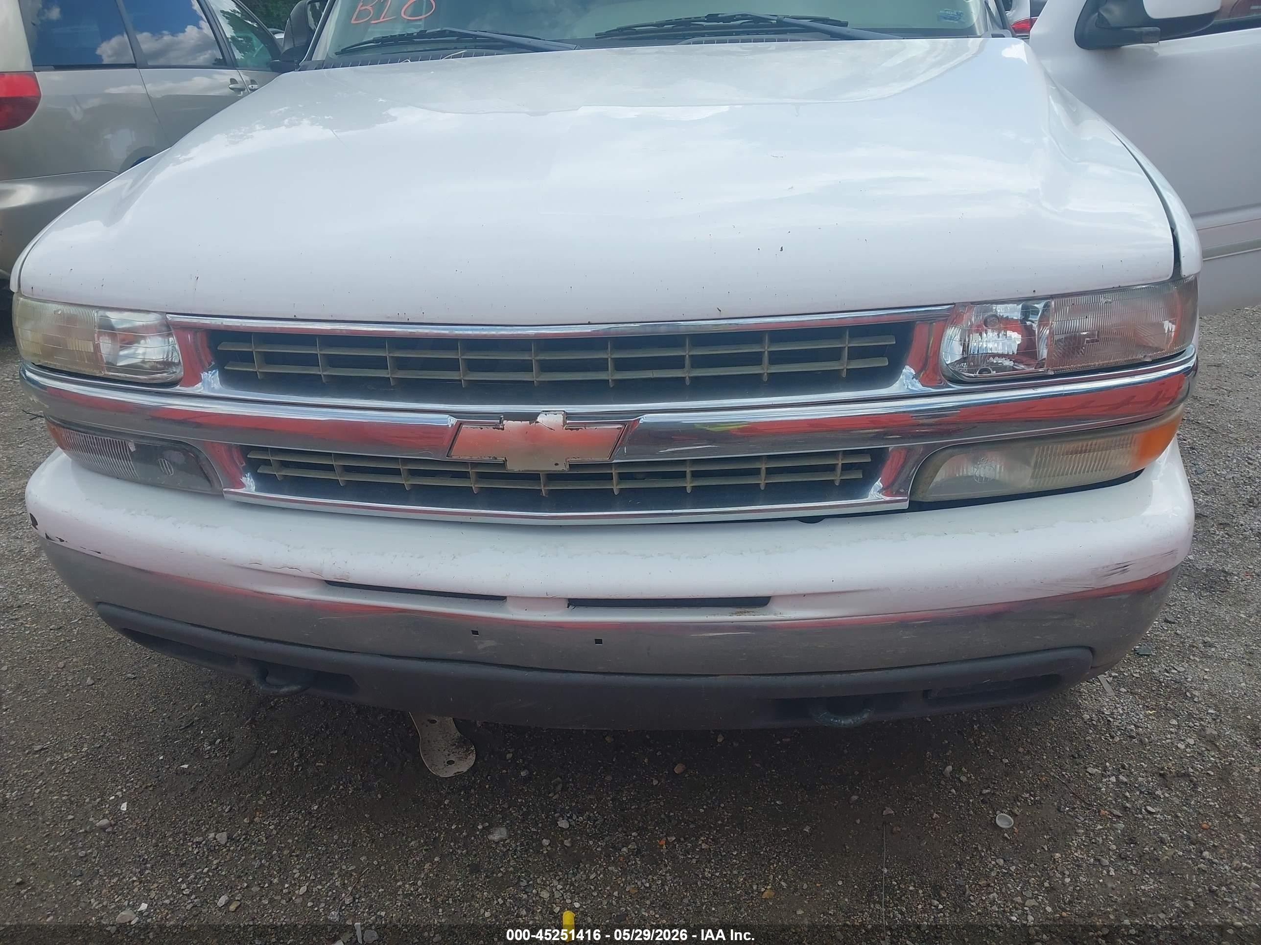 2004 Chevrolet Tahoe Lt White vin: 1GNEK13ZX4J306775