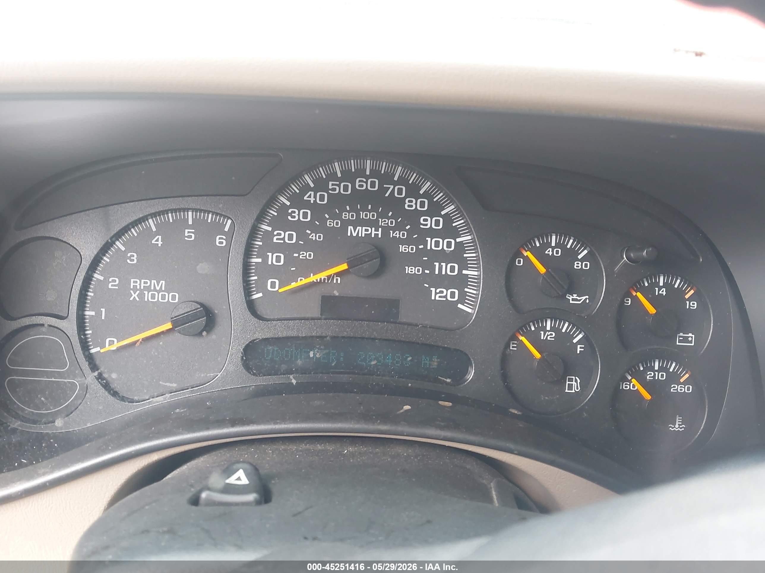 2004 Chevrolet Tahoe Lt White vin: 1GNEK13ZX4J306775