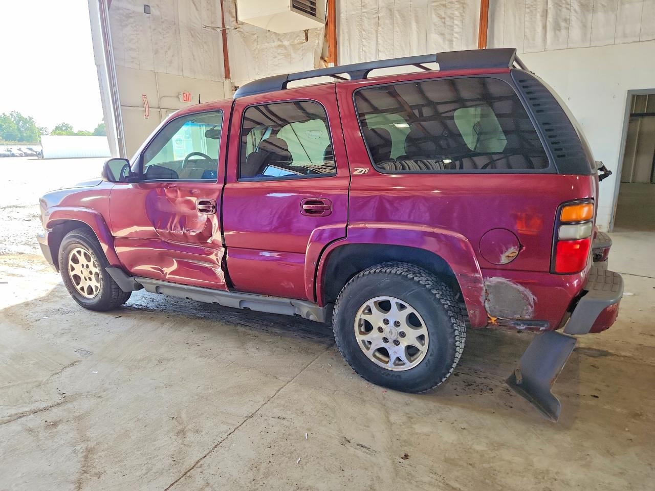 2004 Chevrolet Tahoe K1500 Maroon vin: 1GNEK13ZX4R155227