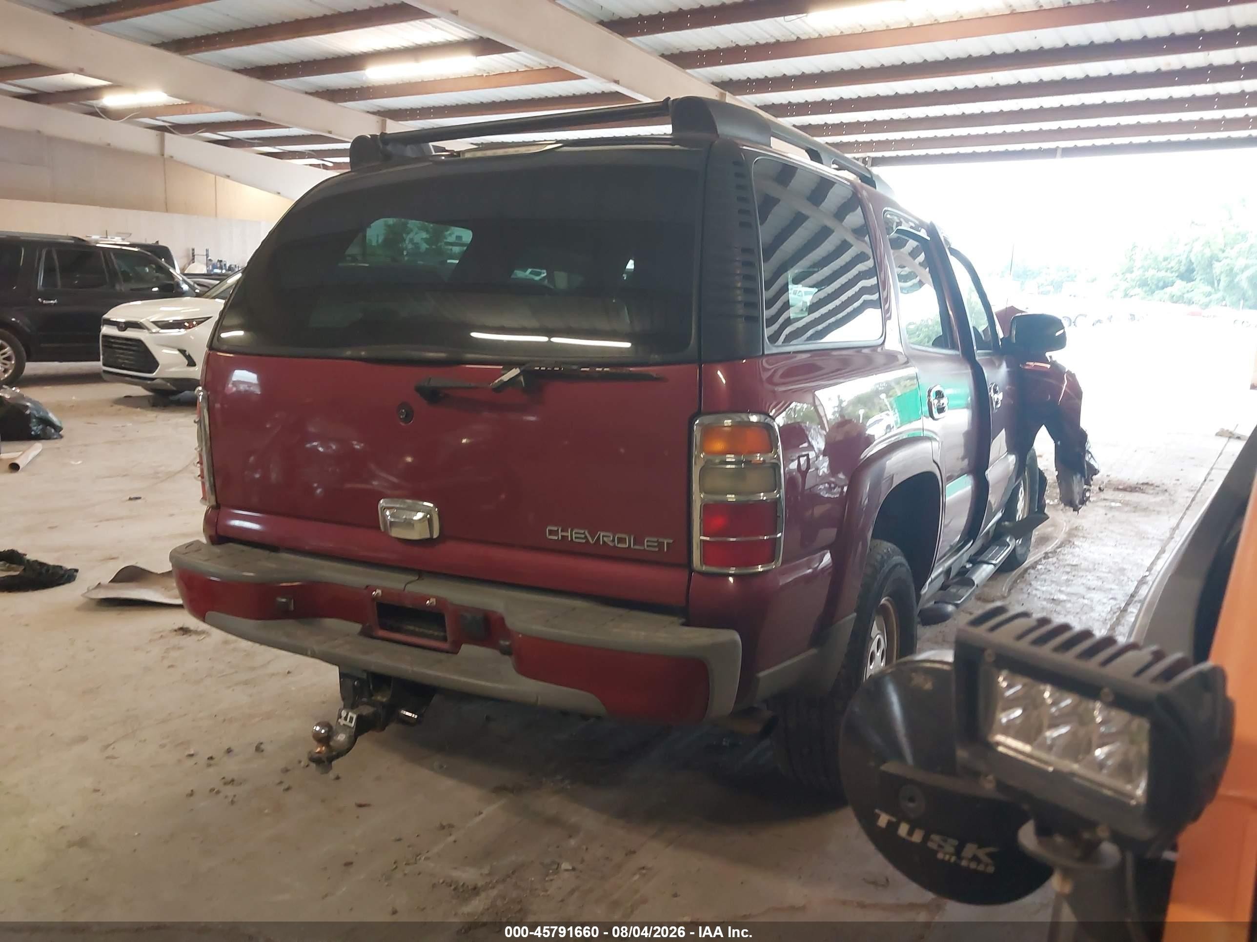 2004 Chevrolet Tahoe Z71 Red vin: 1GNEK13ZX4R197929
