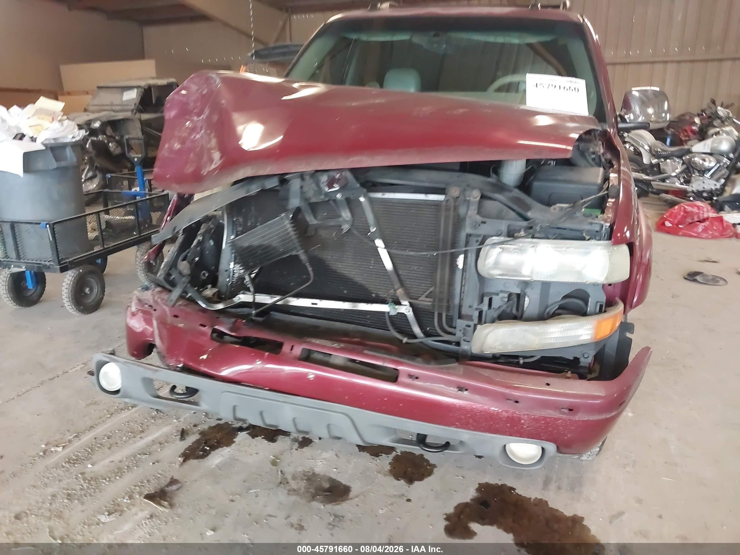 2004 Chevrolet Tahoe Z71 Red vin: 1GNEK13ZX4R197929