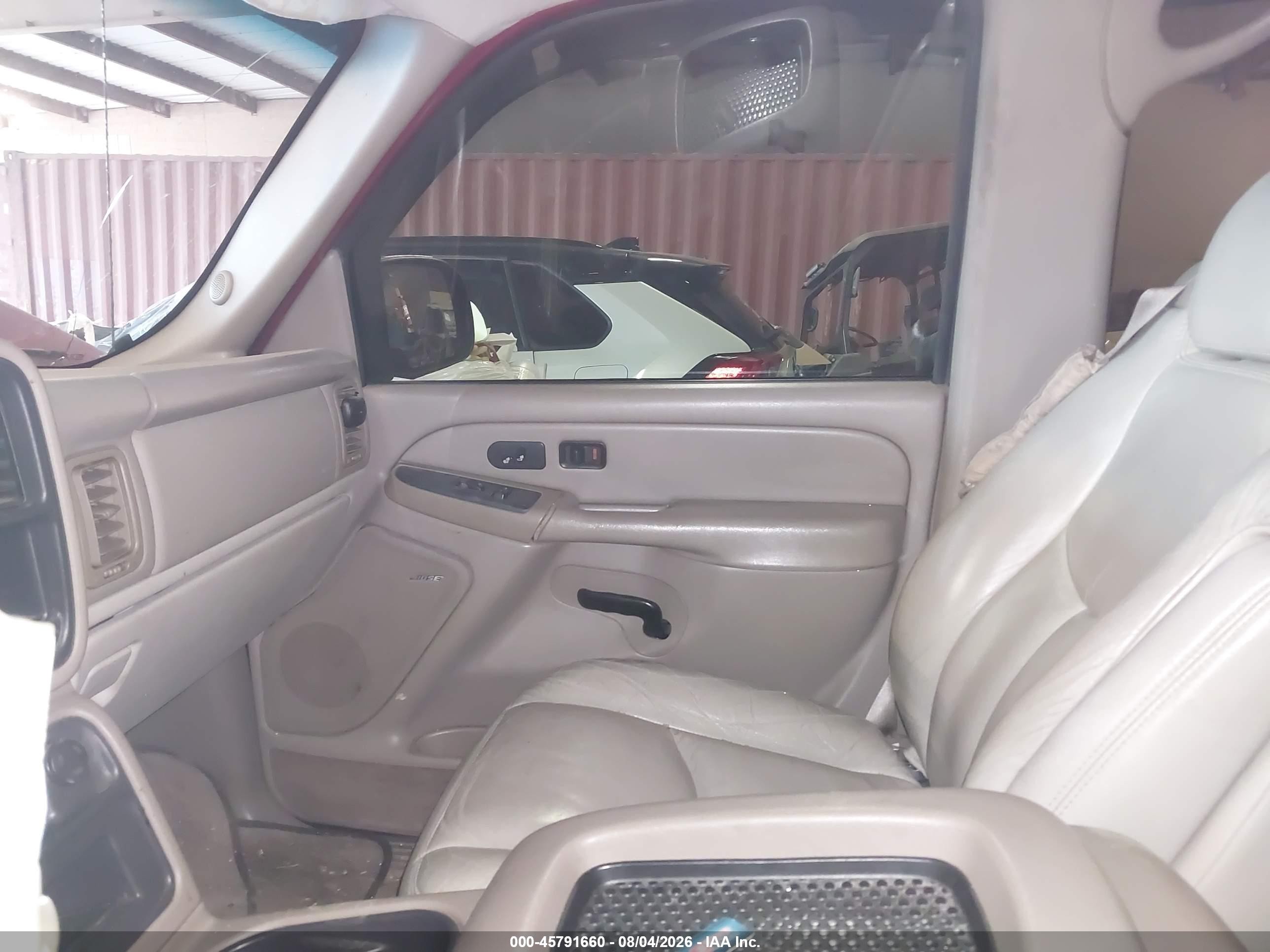 2004 Chevrolet Tahoe Z71 Red vin: 1GNEK13ZX4R197929