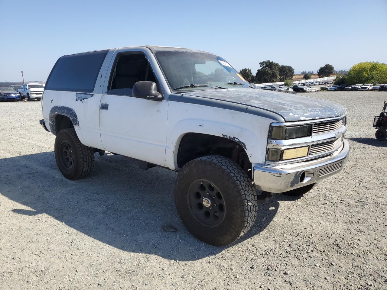 1992 Chevrolet Blazer K1500 White vin: 1GNEK18K2NJ331196