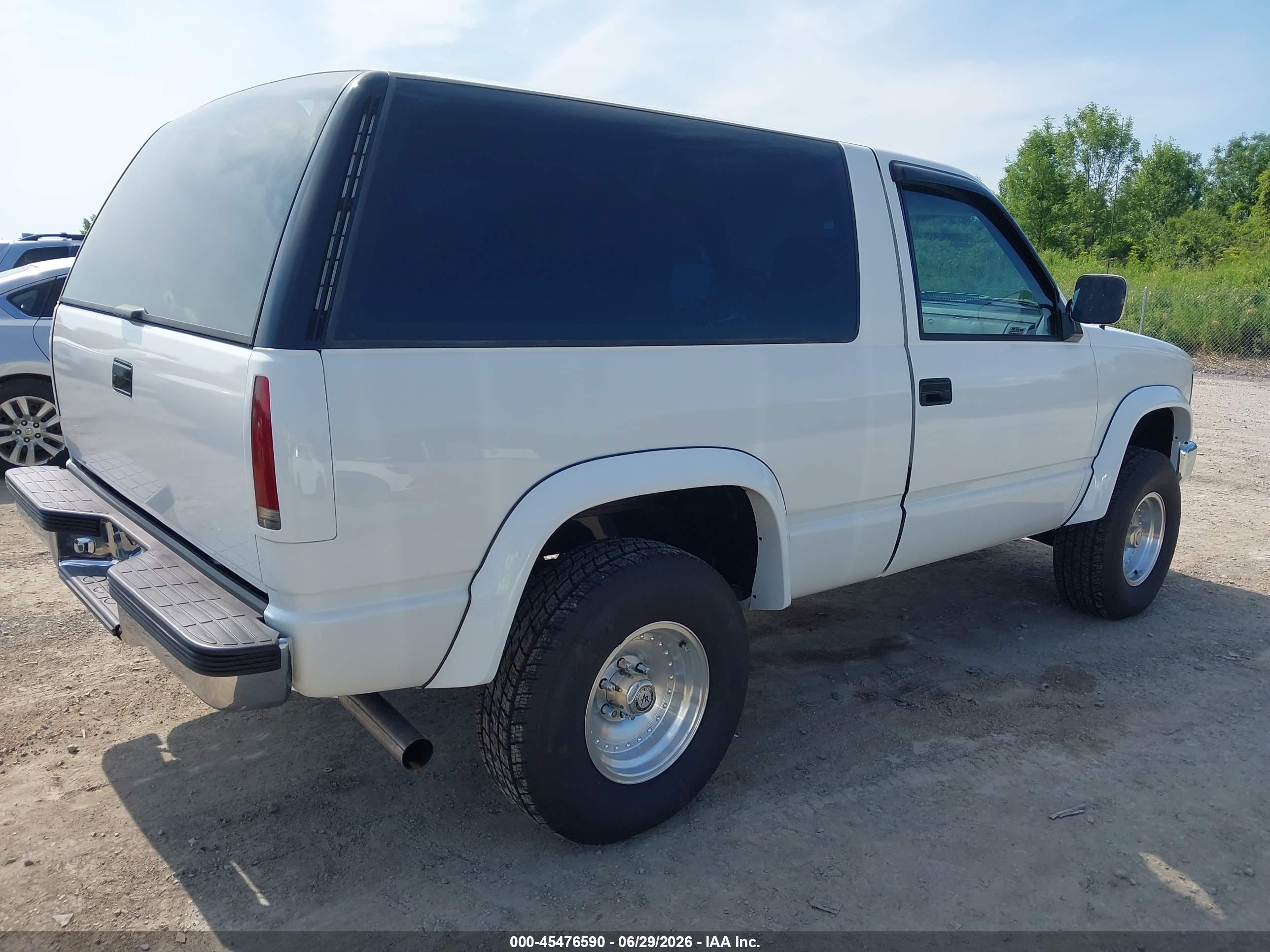 1993 Chevrolet Blazer K1500 White vin: 1GNEK18K2PJ405641
