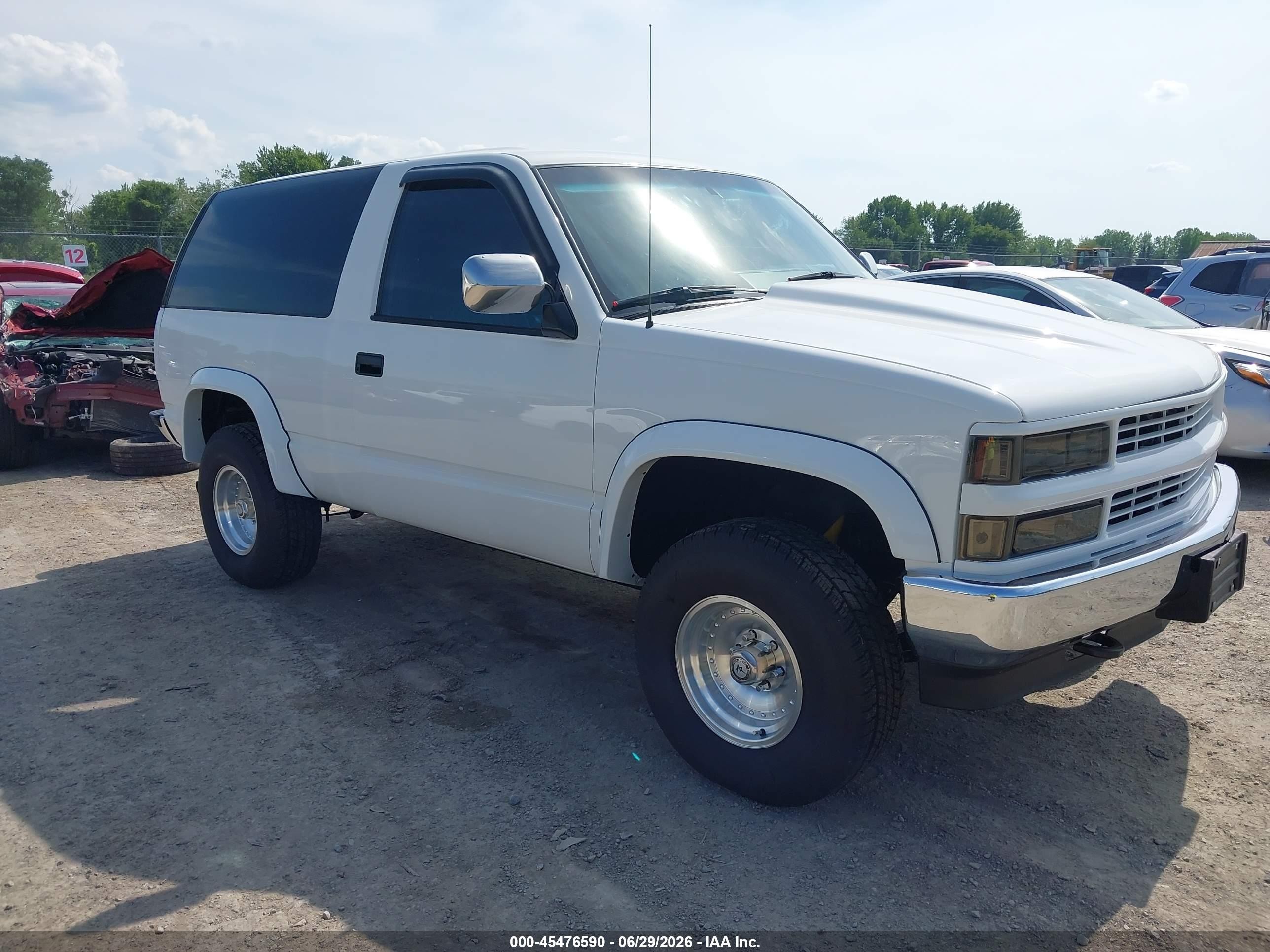 1993 Chevrolet Blazer K1500 White vin: 1GNEK18K2PJ405641