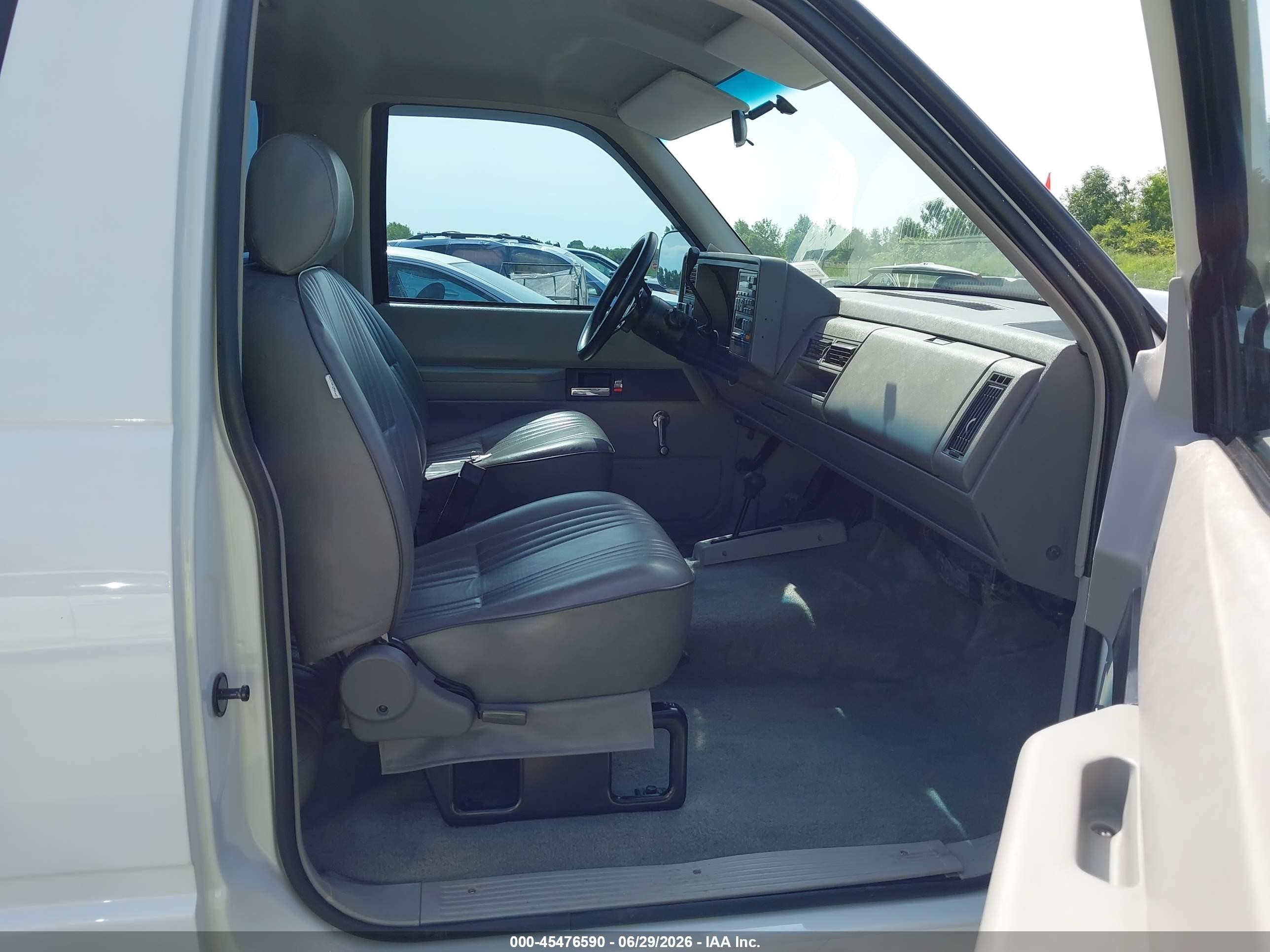 1993 Chevrolet Blazer K1500 White vin: 1GNEK18K2PJ405641