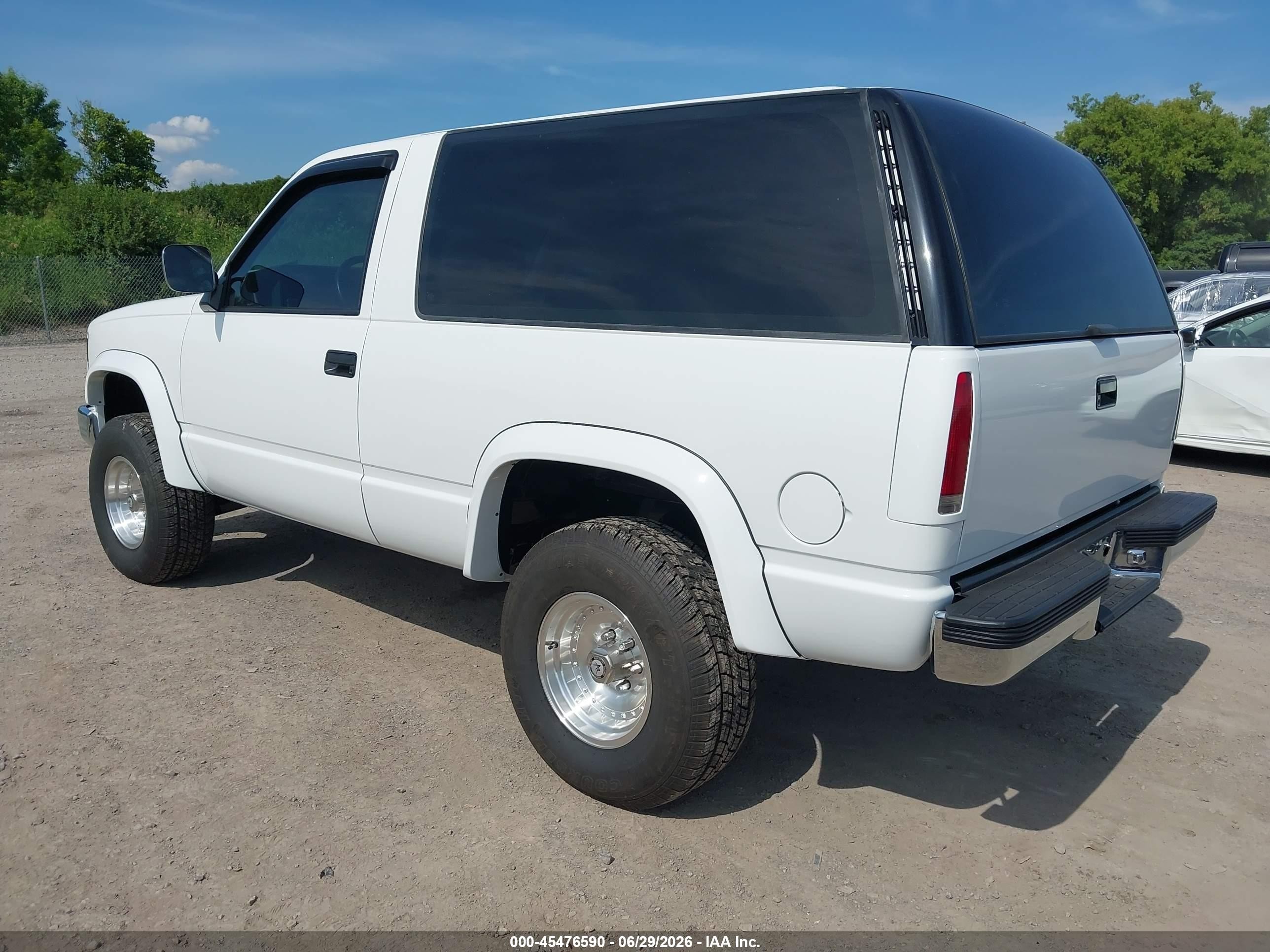 1993 Chevrolet Blazer K1500 White vin: 1GNEK18K2PJ405641
