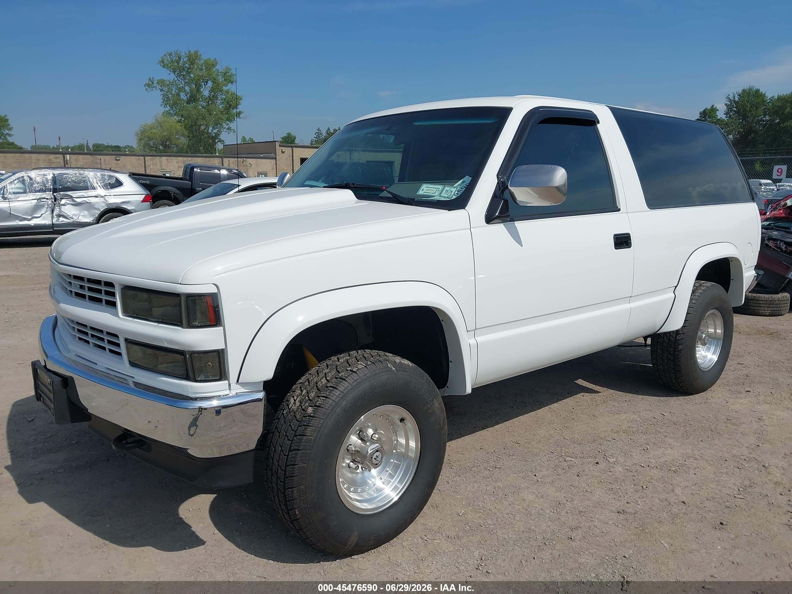 1993 Chevrolet Blazer K1500 White vin: 1GNEK18K2PJ405641