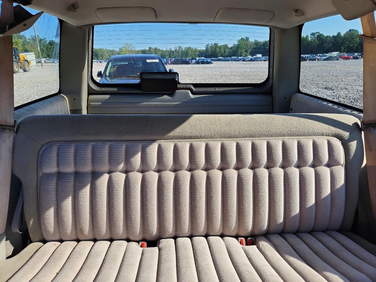 1994 Chevrolet K1500 Blazer Blue vin: 1GNEK18K3RJ446086