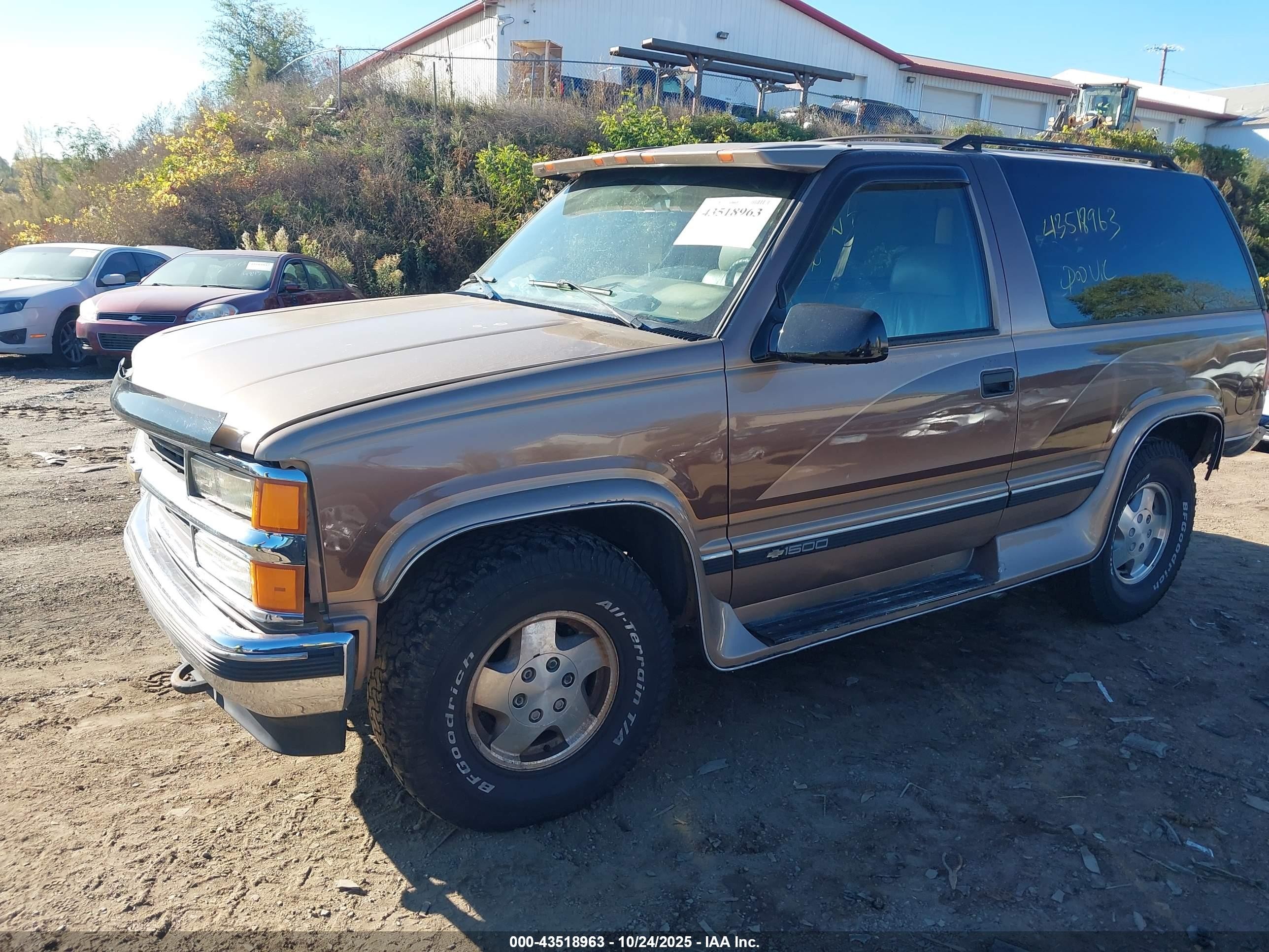 1995 Chevrolet Tahoe K1500 Желто-коричневый vin: 1GNEK18K4SJ303069
