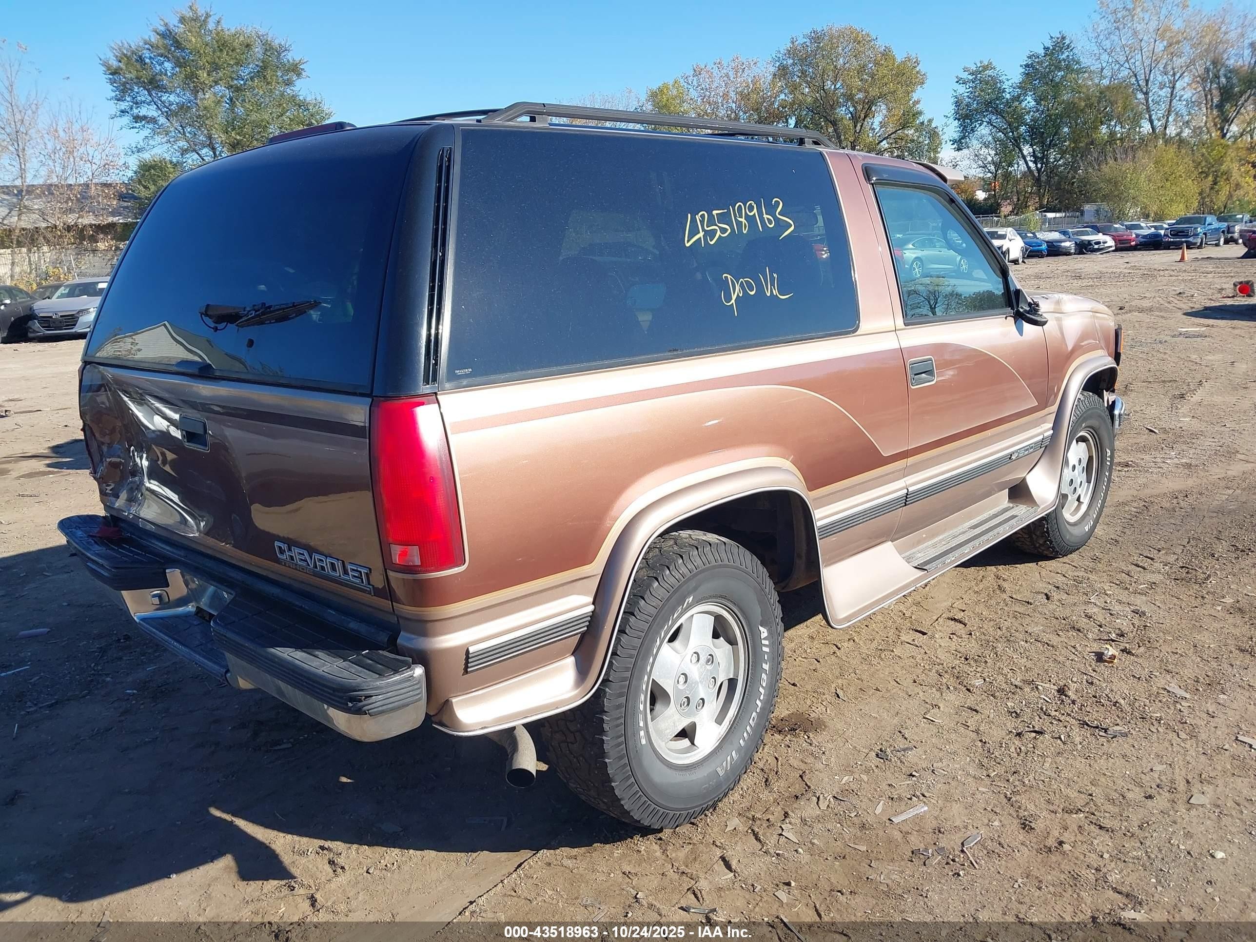 1995 Chevrolet Tahoe K1500 Желто-коричневый vin: 1GNEK18K4SJ303069