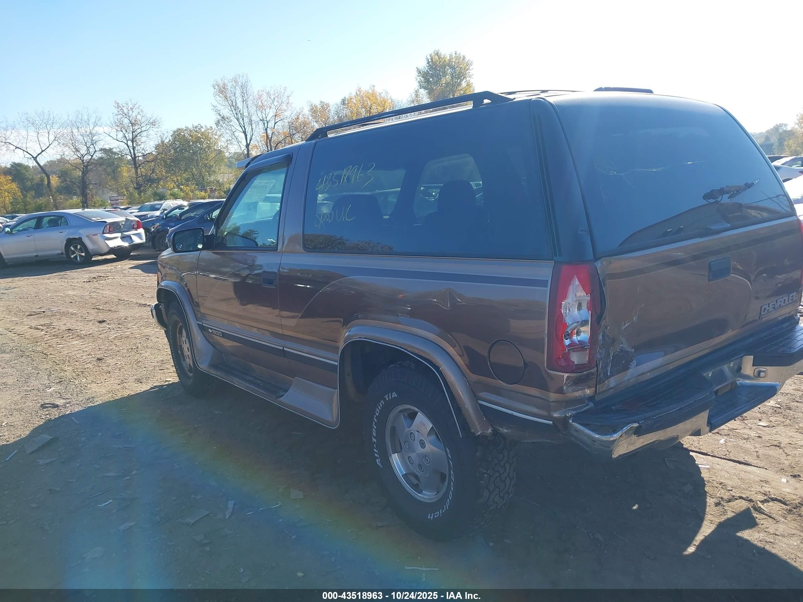 1995 Chevrolet Tahoe K1500 Желто-коричневый vin: 1GNEK18K4SJ303069