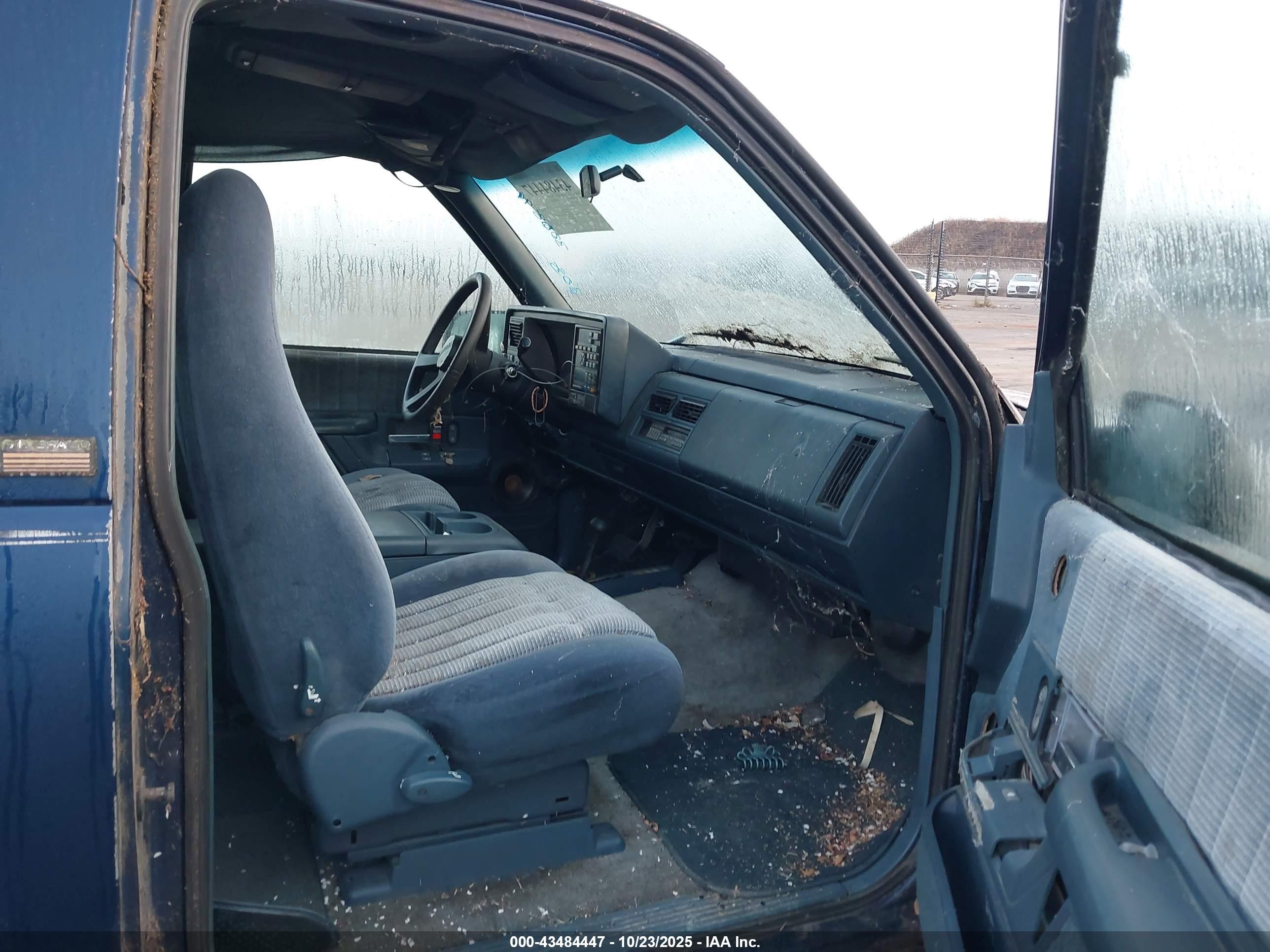 1994 Chevrolet Blazer K1500 Blue vin: 1GNEK18K5RJ300899