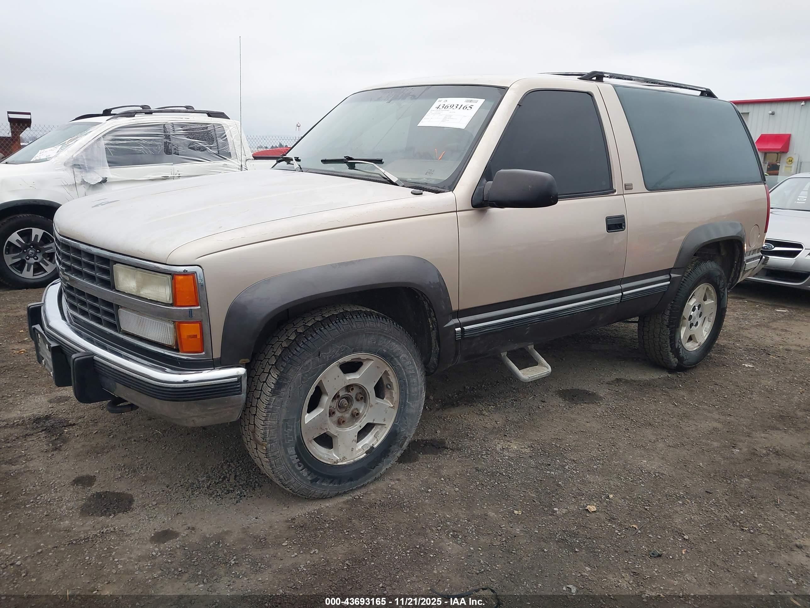 1992 Chevrolet Blazer K1500 Tan vin: 1GNEK18K6NJ340208
