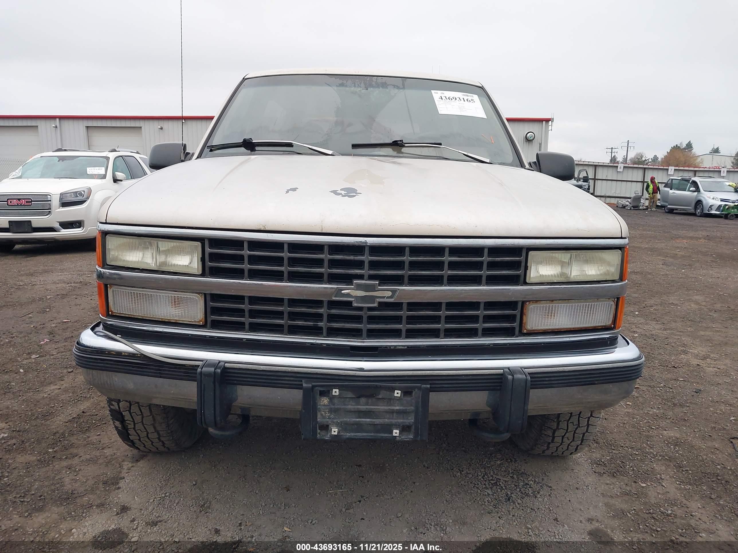 1992 Chevrolet Blazer K1500 Tan vin: 1GNEK18K6NJ340208