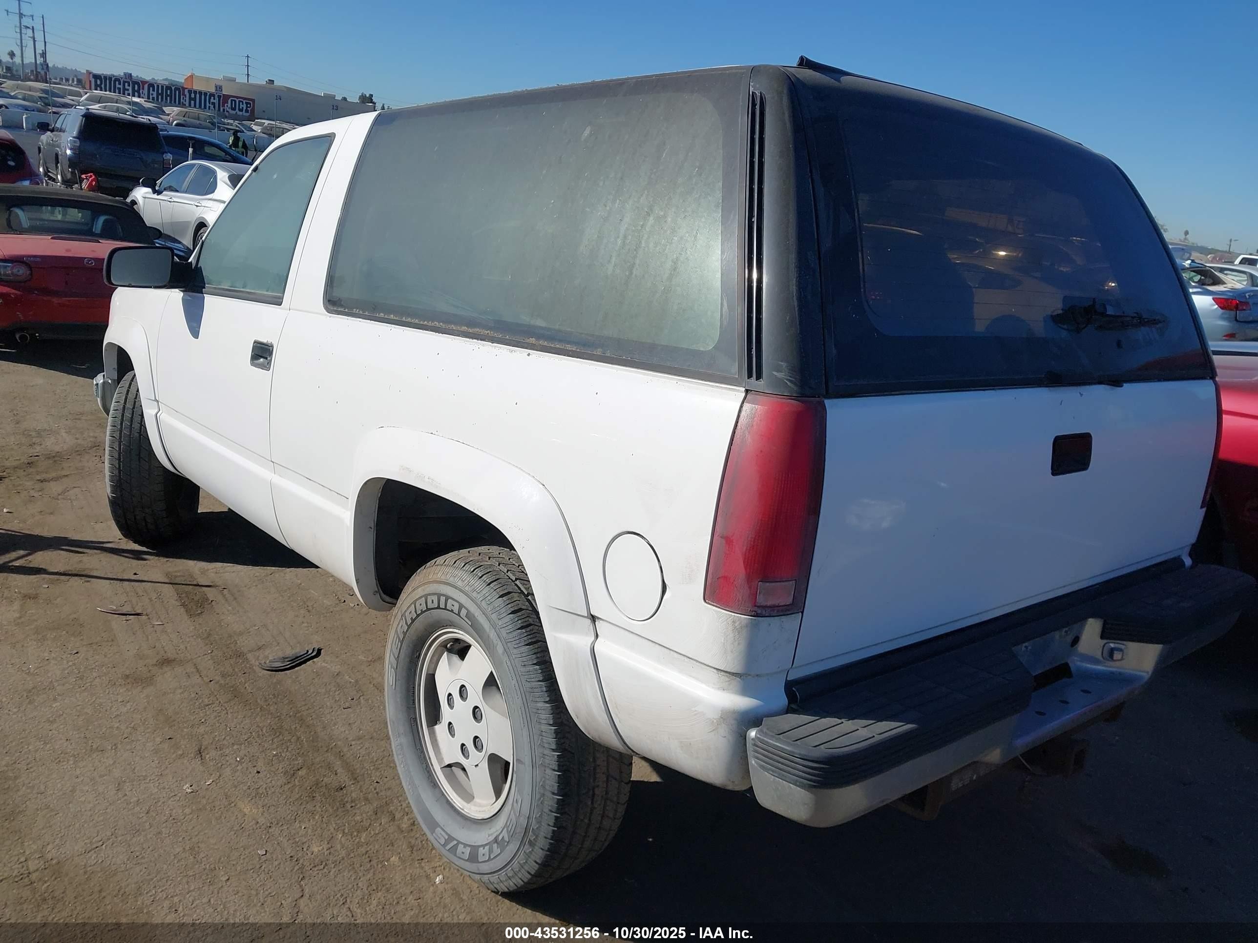 1992 Chevrolet Blazer K1500 White vin: 1GNEK18KXNJ324089