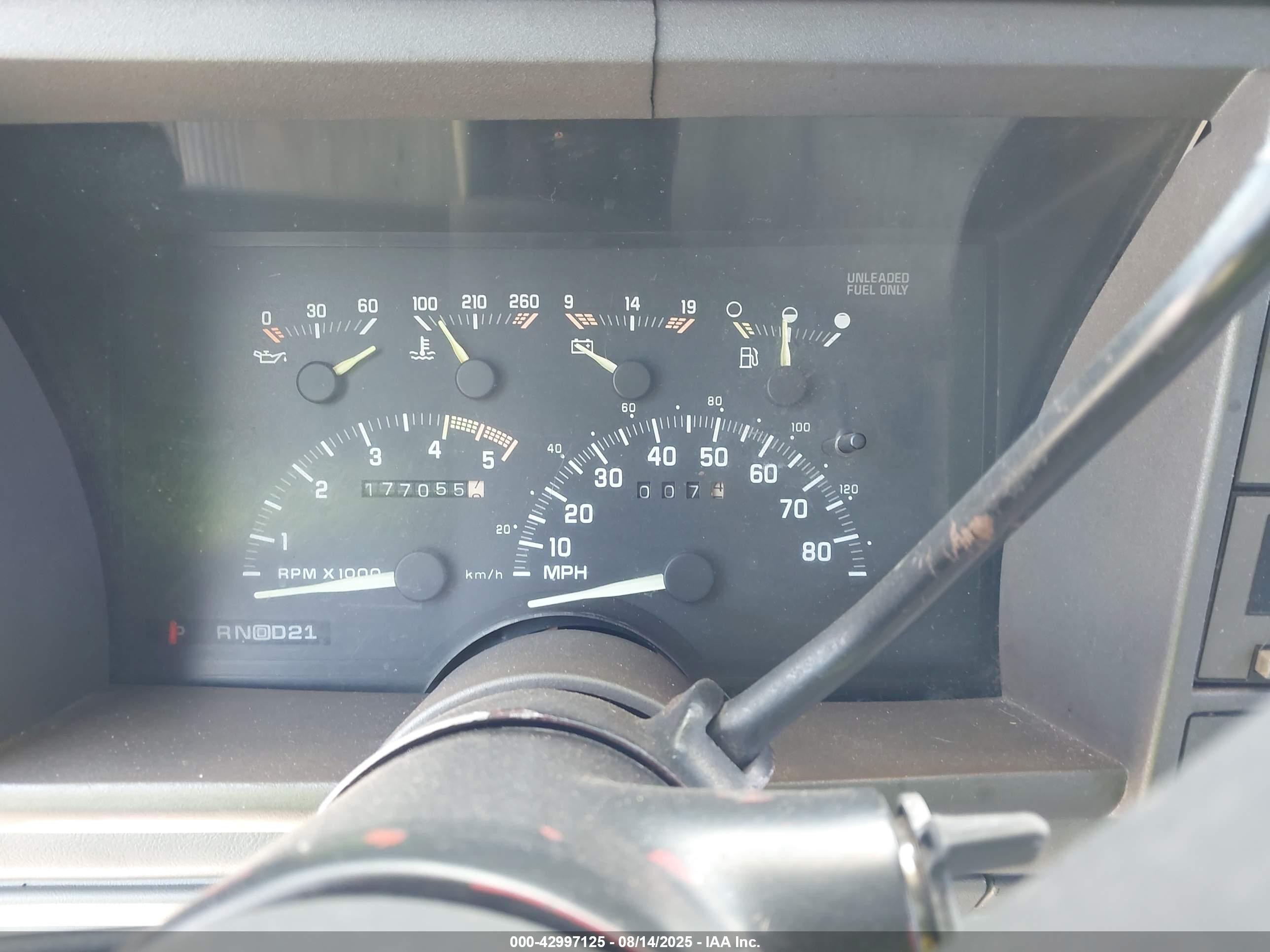 1992 Chevrolet Blazer K1500 Burgundy vin: 1GNEK18KXNJ356640