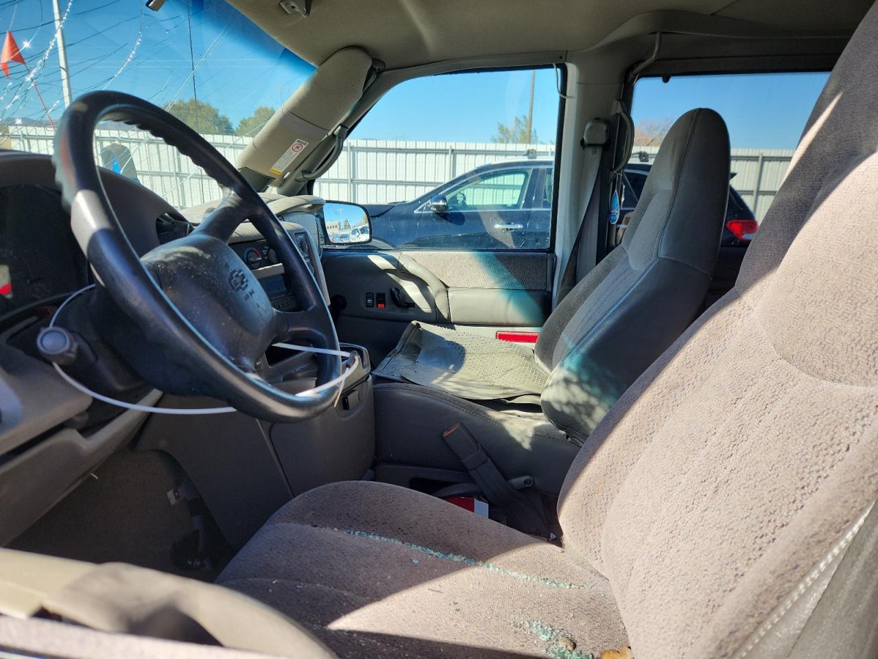 1999 Chevrolet Astro Белый vin: 1GNEL19W2XB190027