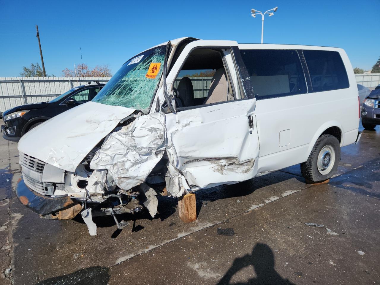 1999 Chevrolet Astro White vin: 1GNEL19W2XB190027