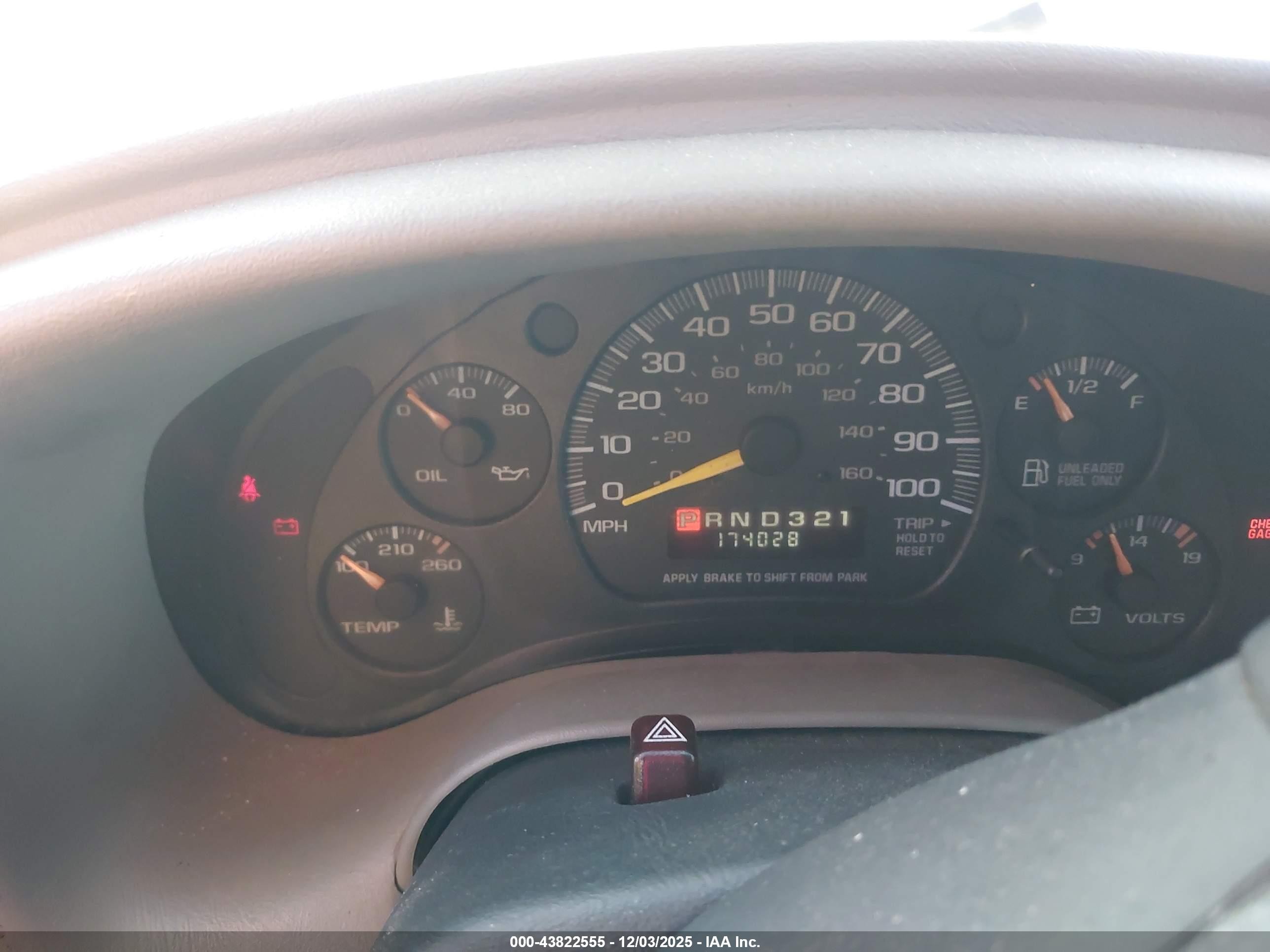 1999 Chevrolet Astro   White vin: 1GNEL19W3XB159014