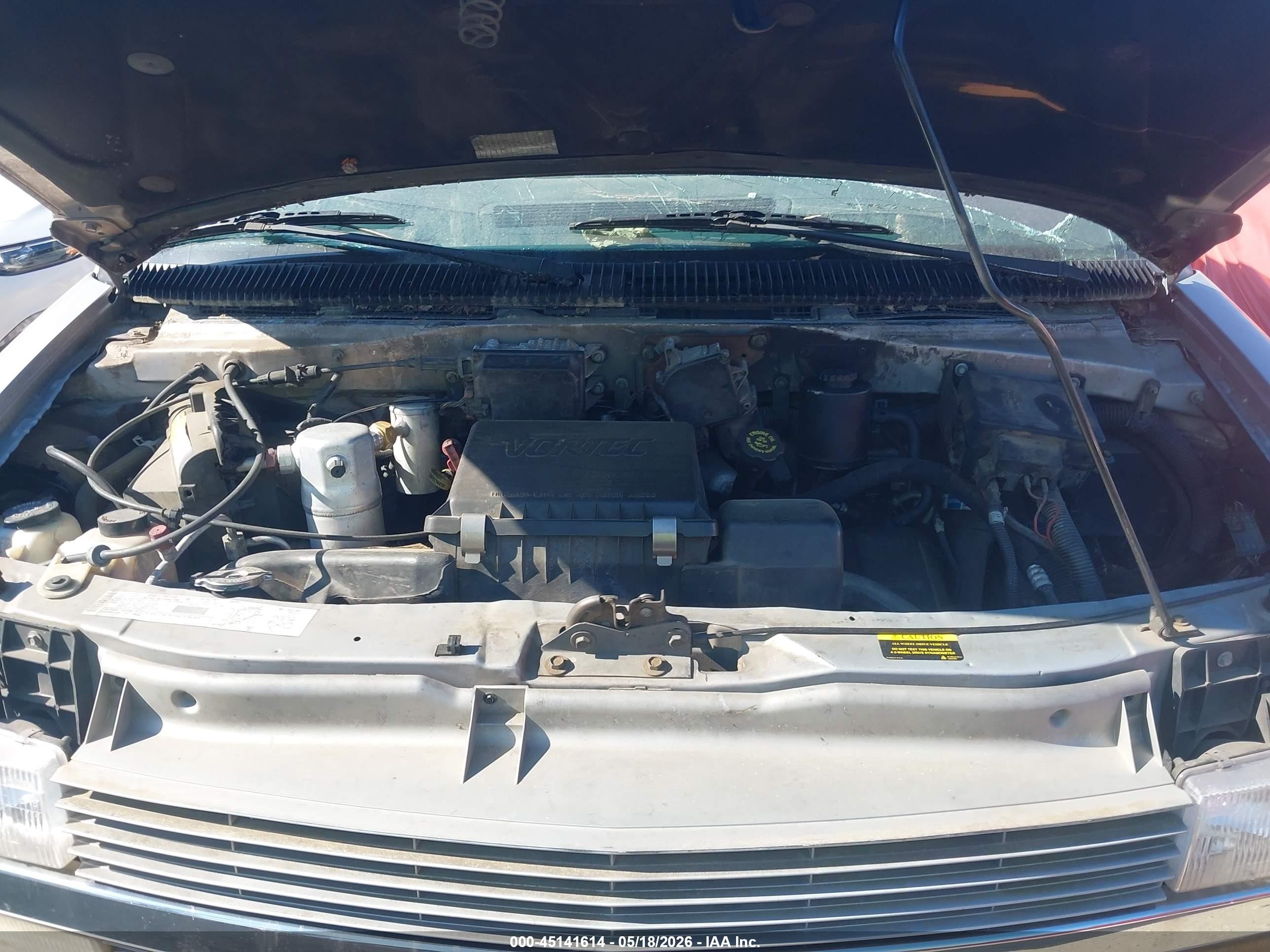 2000 Chevrolet Astro   Silver vin: 1GNEL19W5YB199273