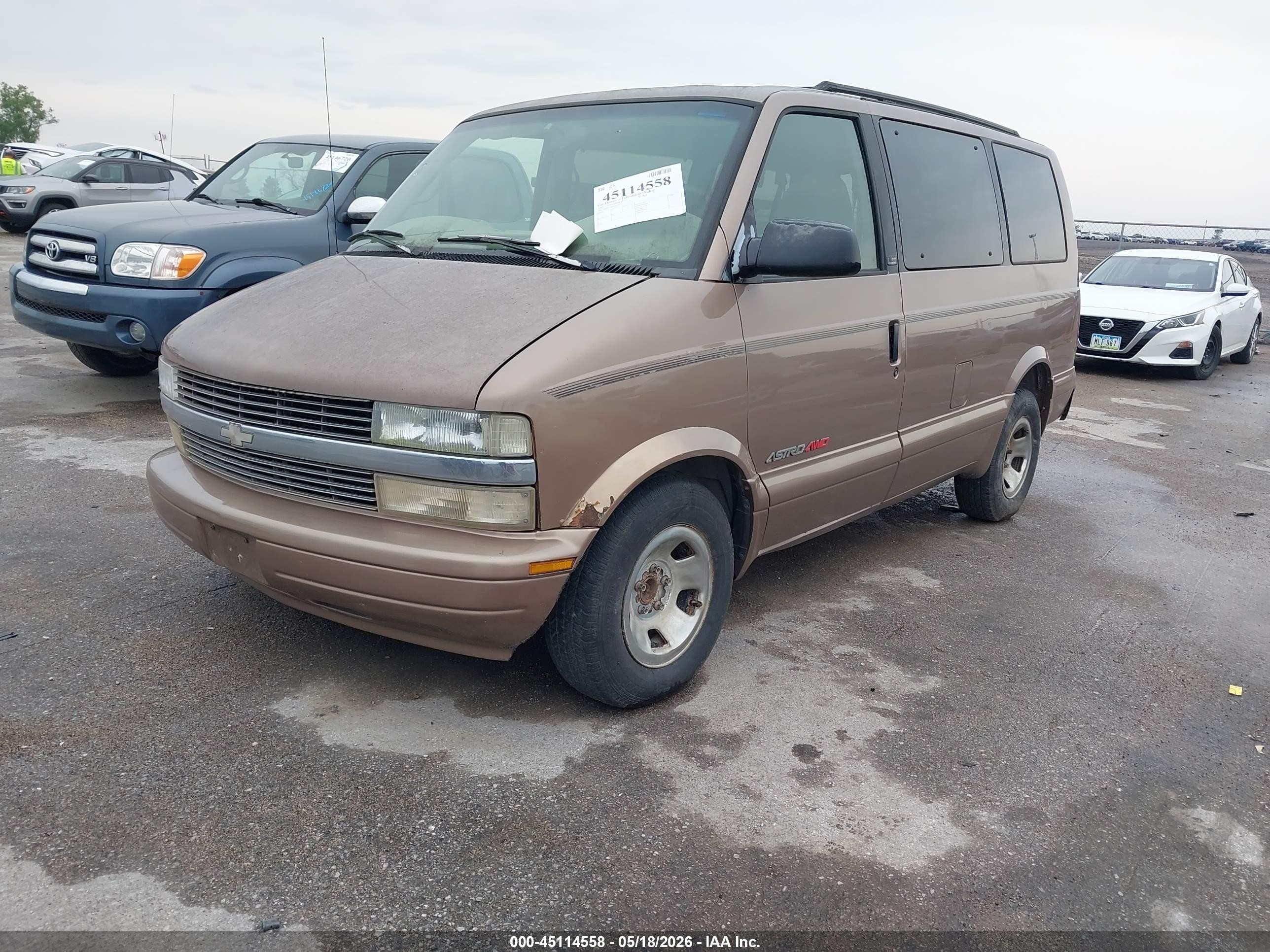 2001 Chevrolet Astro Ls Brown vin: 1GNEL19W61B133370